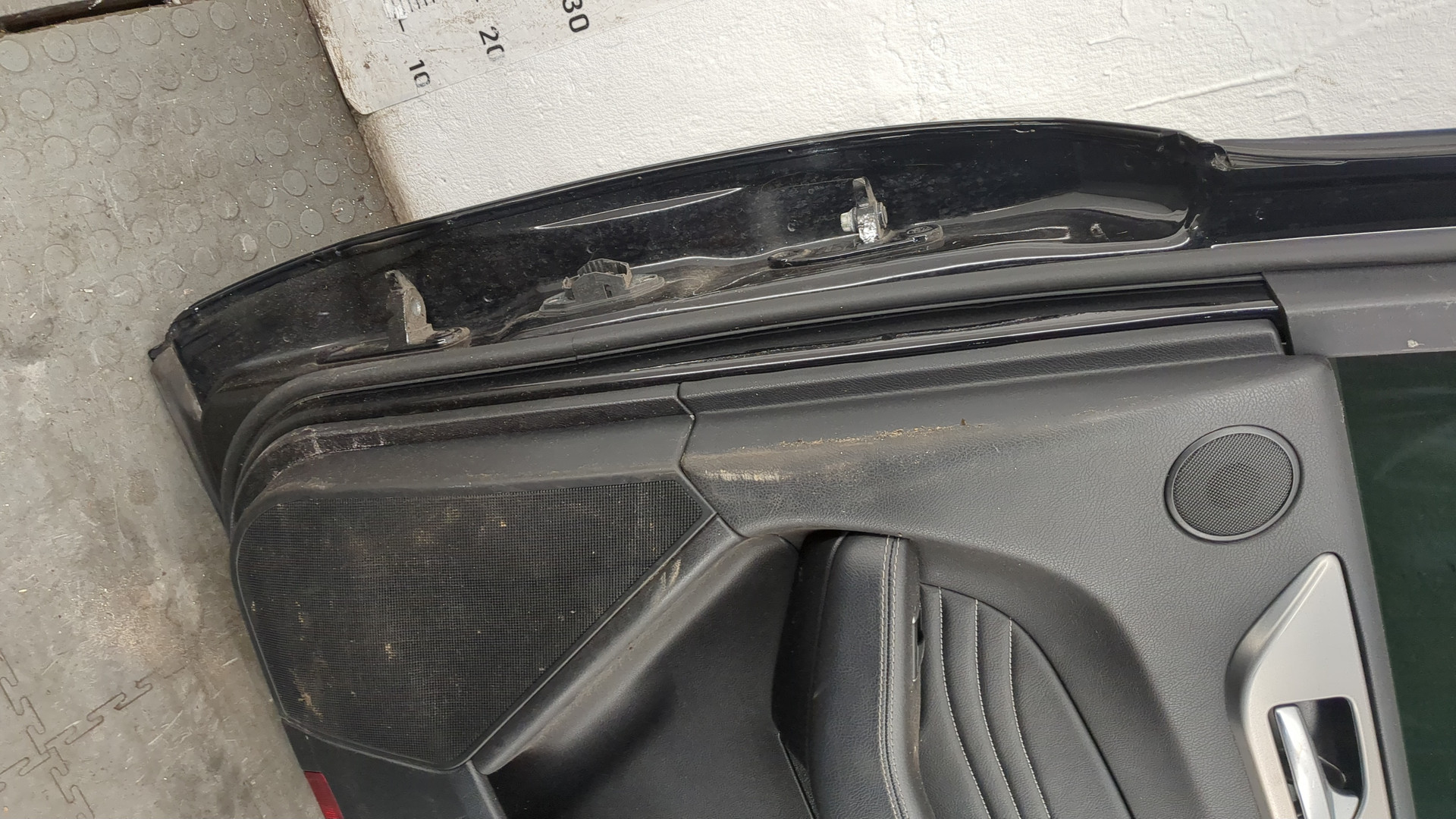 Дверь задняя правая