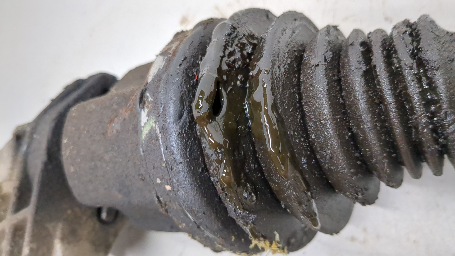 Полуось передняя правая