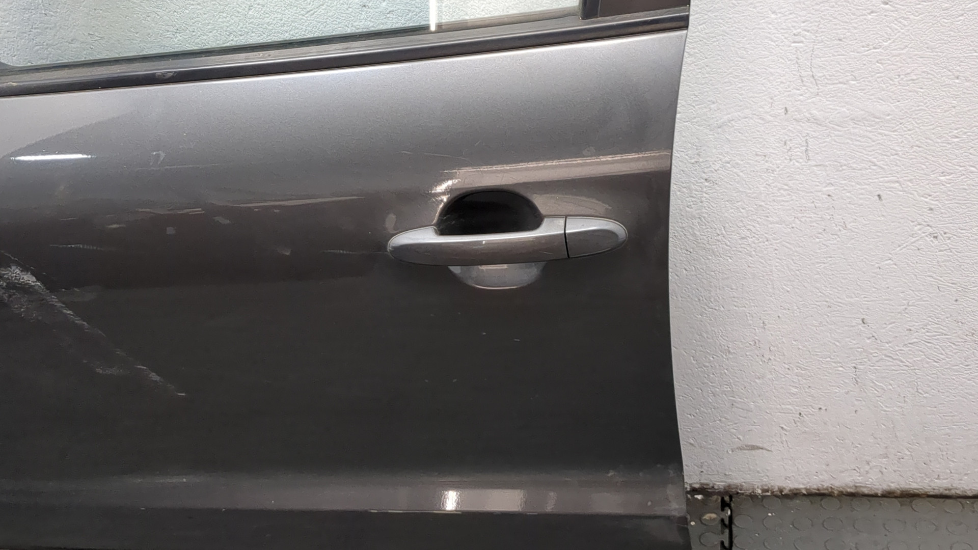 Дверь передняя левая