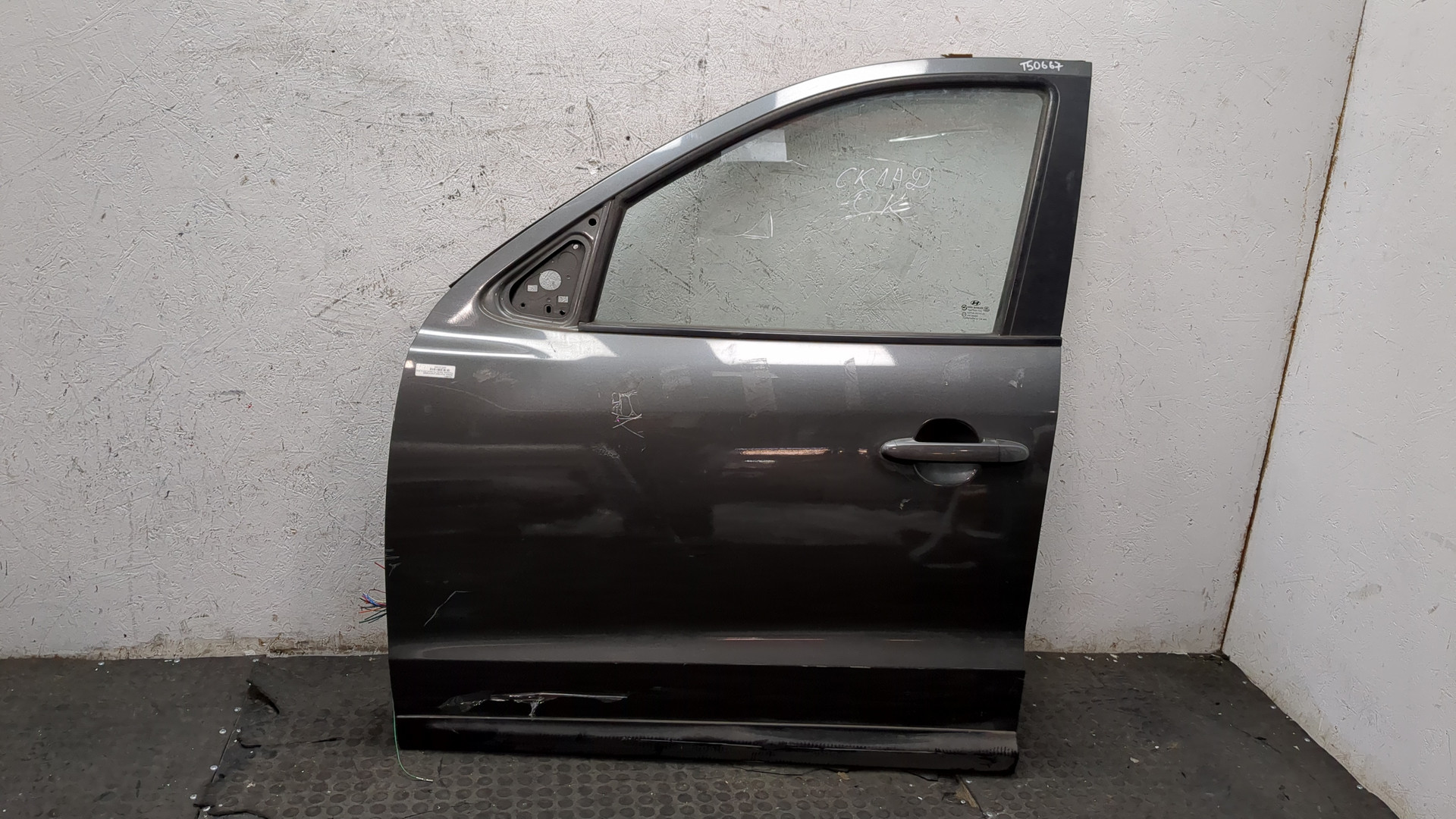 Дверь передняя левая