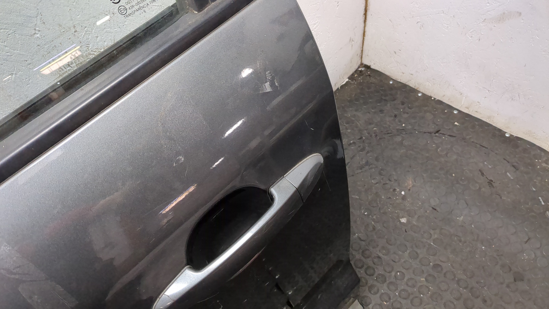 Дверь передняя левая