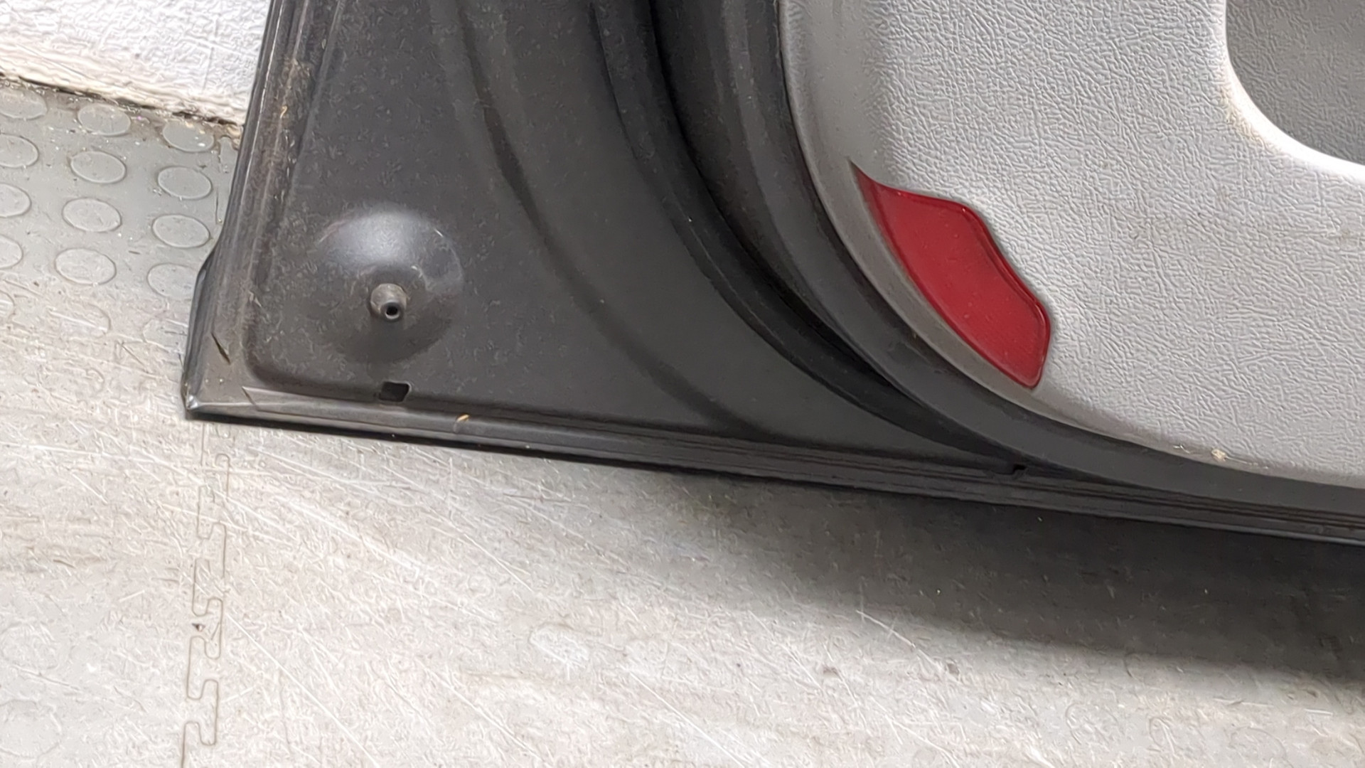 Дверь передняя левая