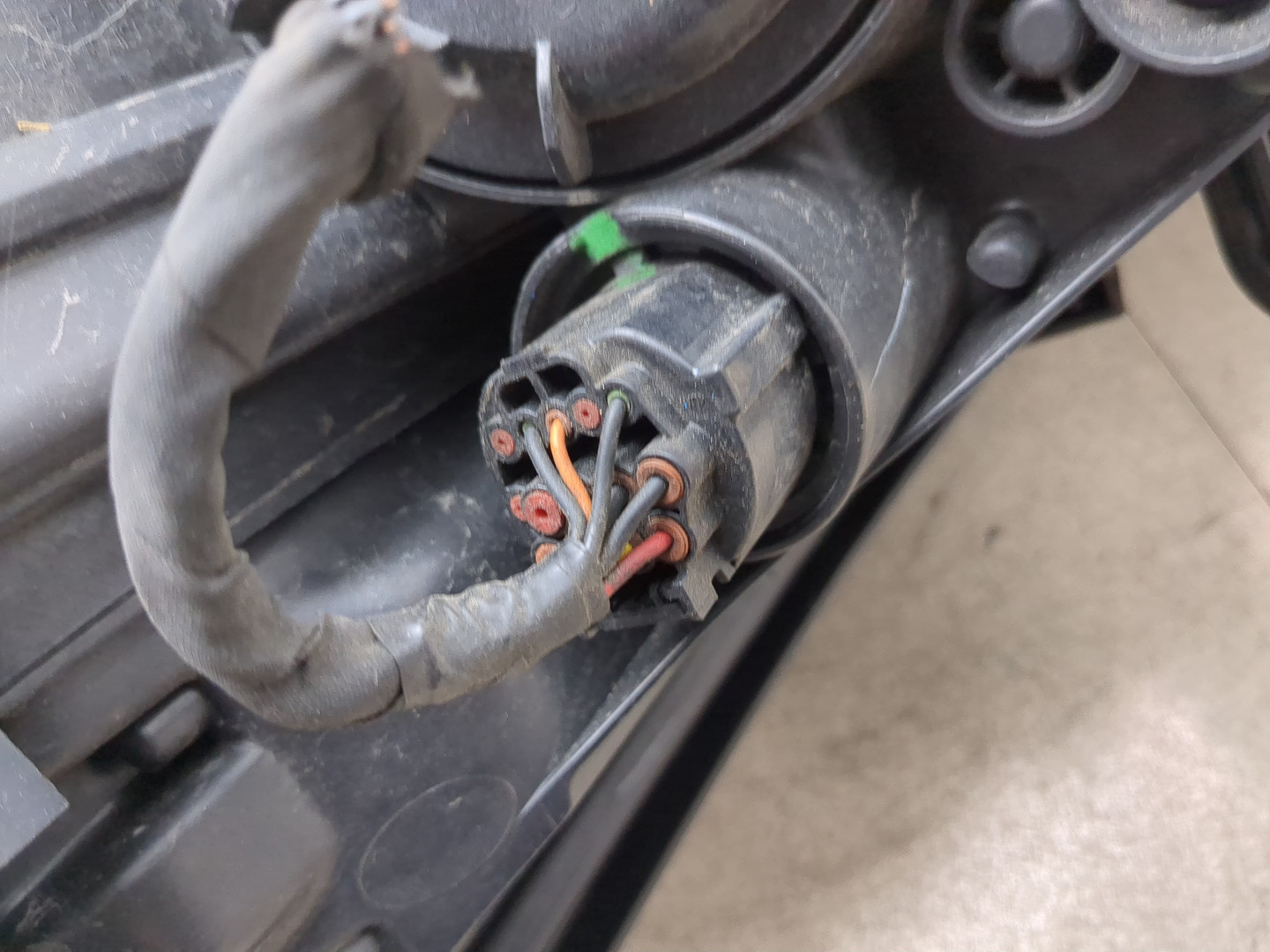 Фара правая