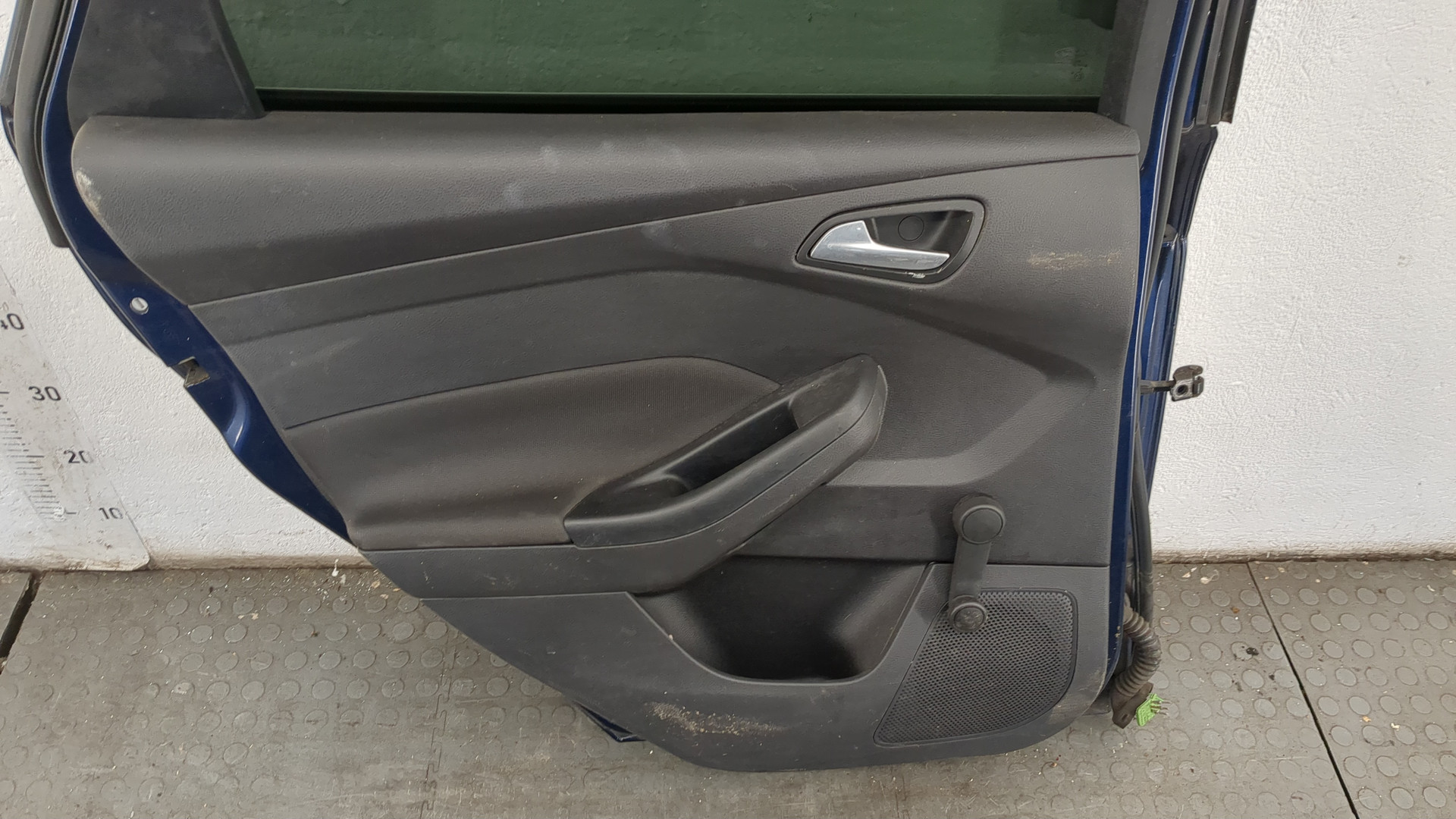 Дверь задняя левая