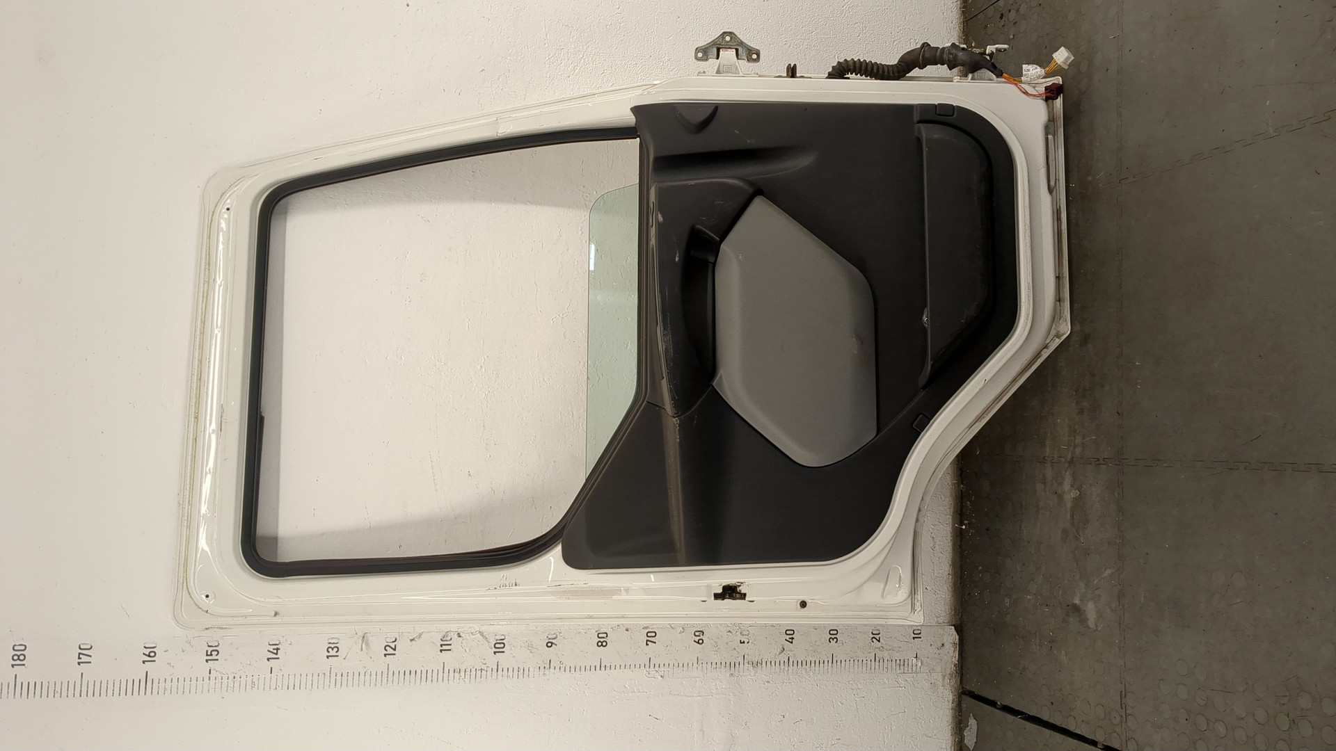 Дверь передняя левая