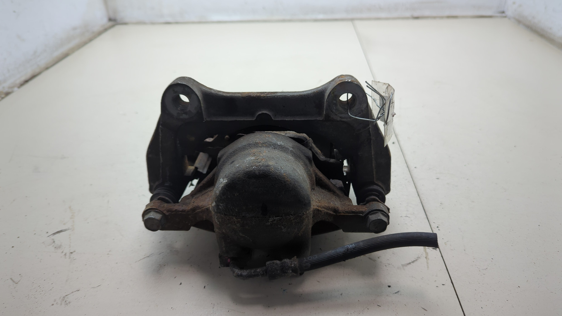 Суппорт передний левый