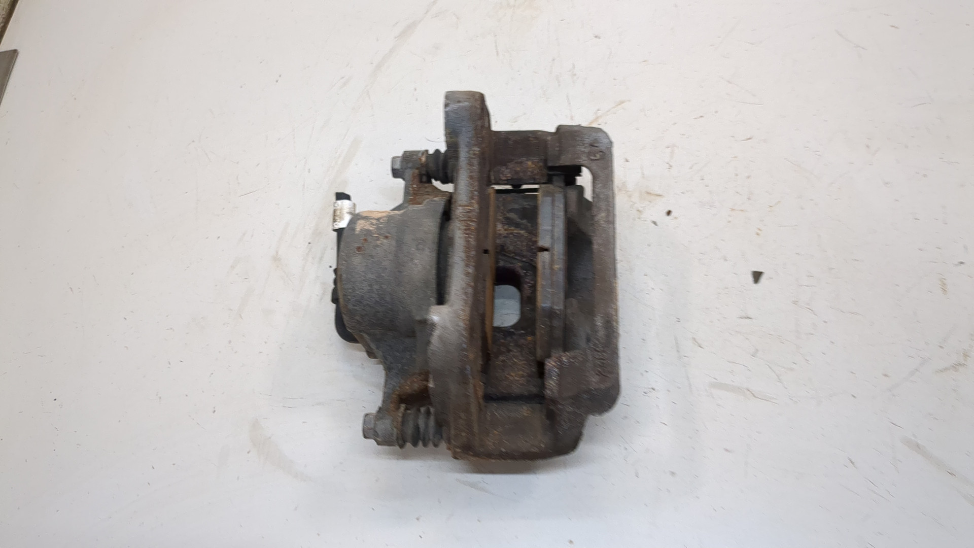 Суппорт передний правый