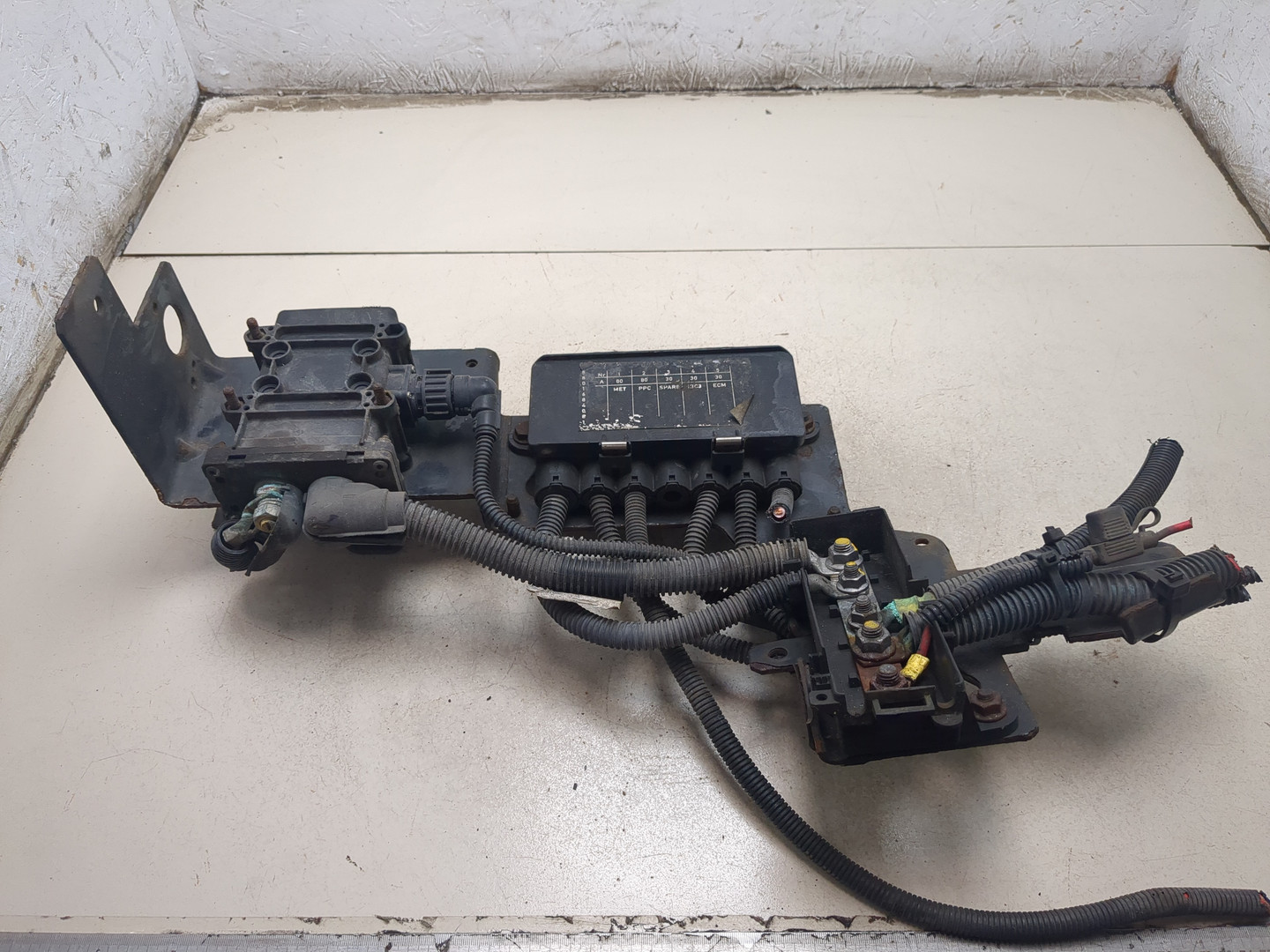 Выключатель массы