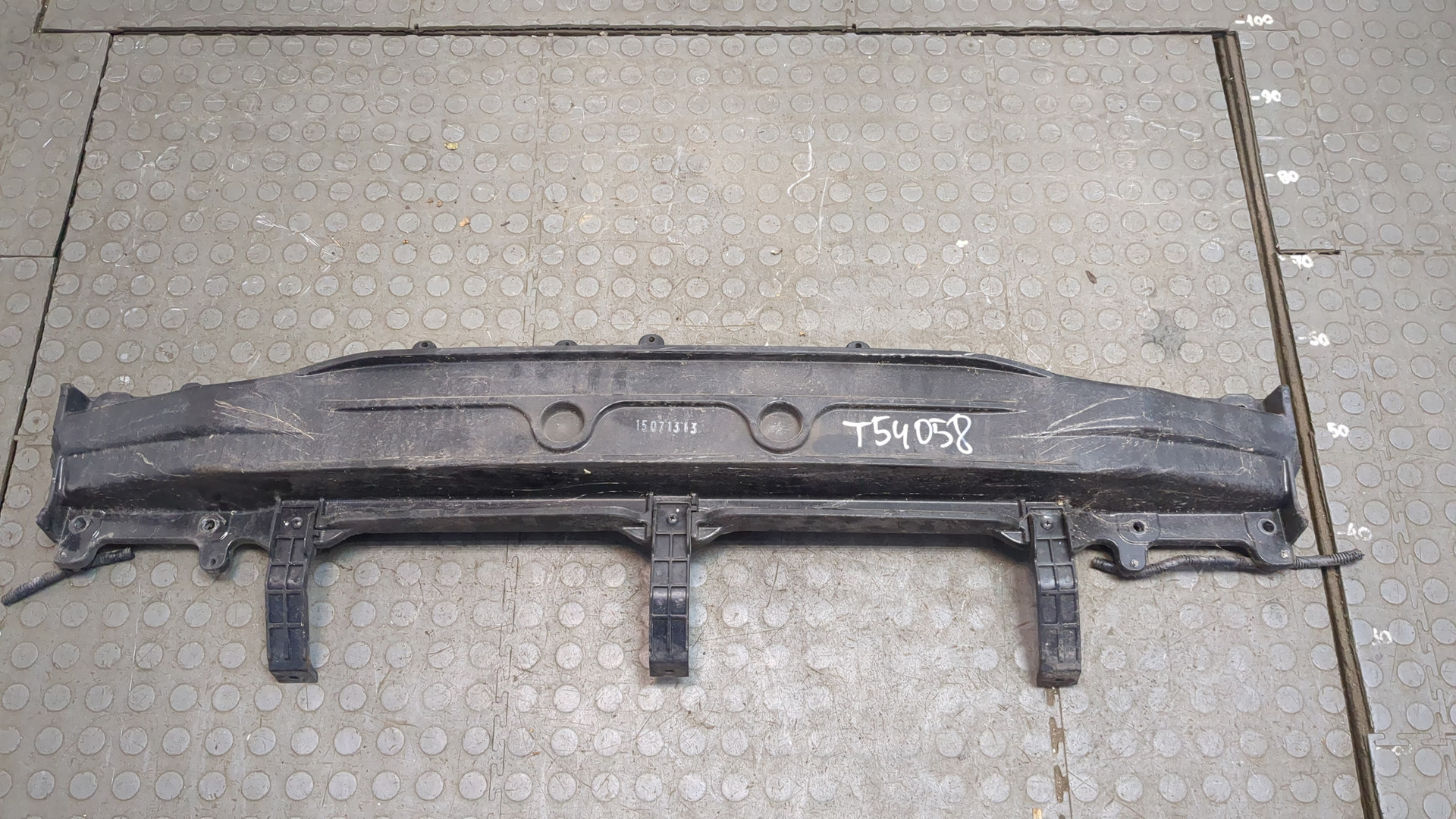 Усилитель заднего бампера