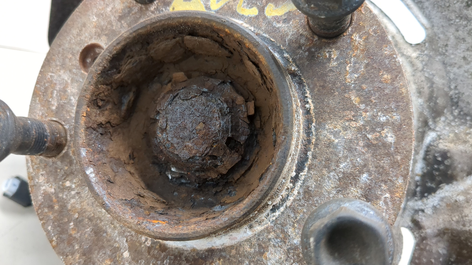 Кулак поворотный задний правый