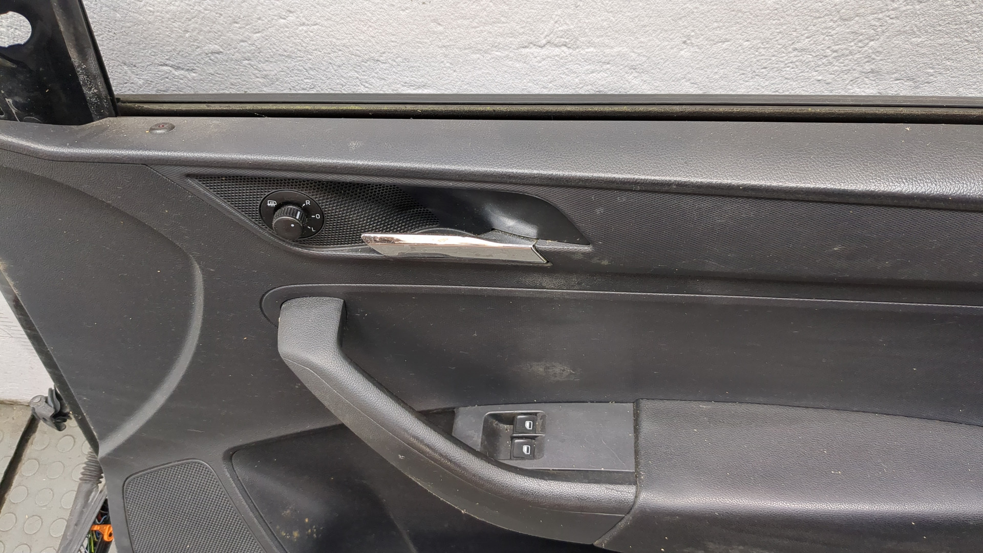 Дверь передняя правая