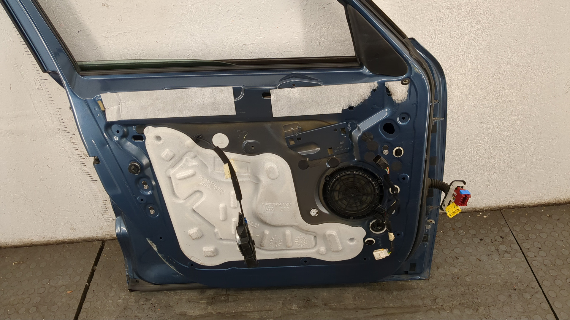 Дверь передняя левая