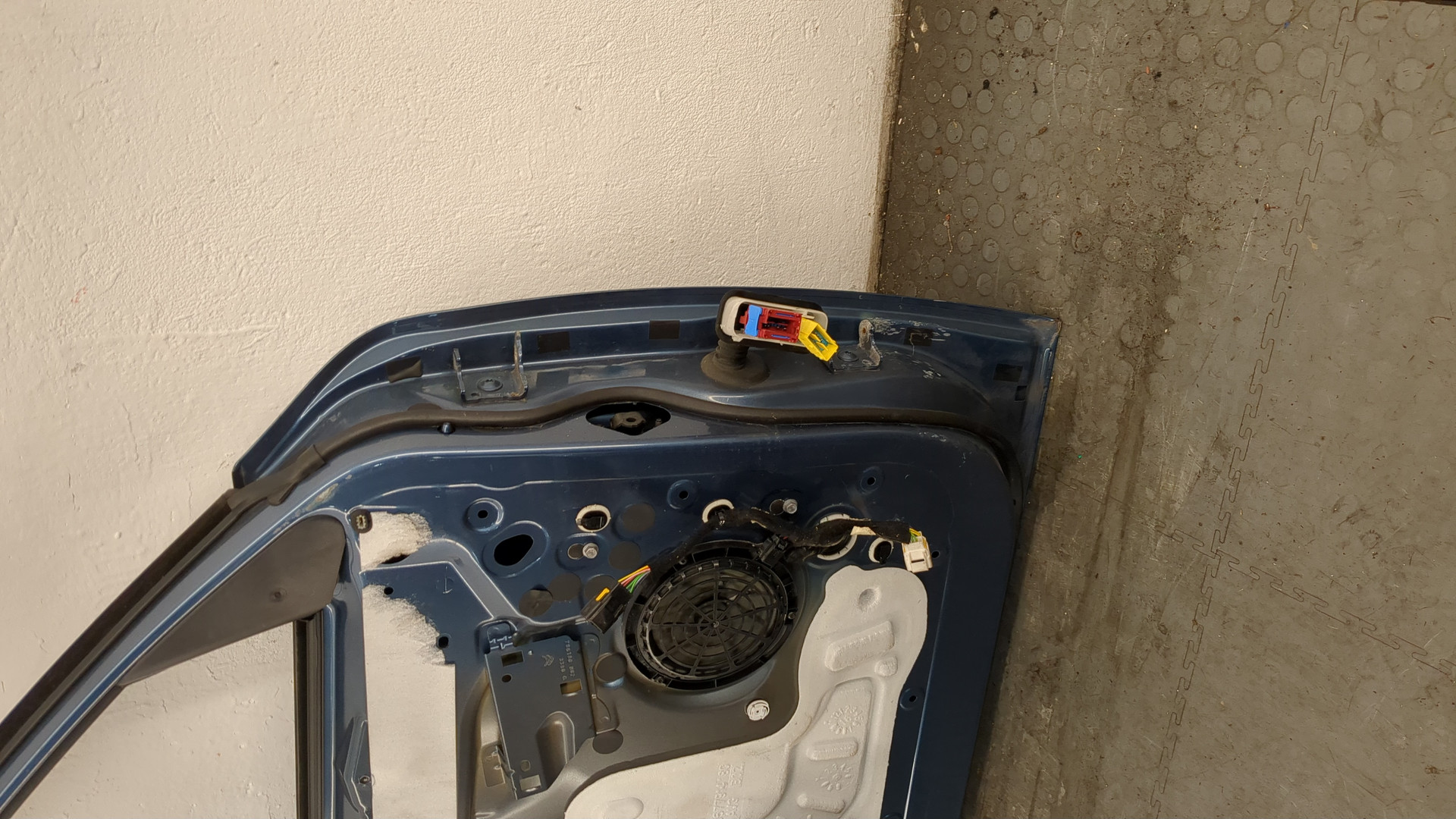 Дверь передняя левая