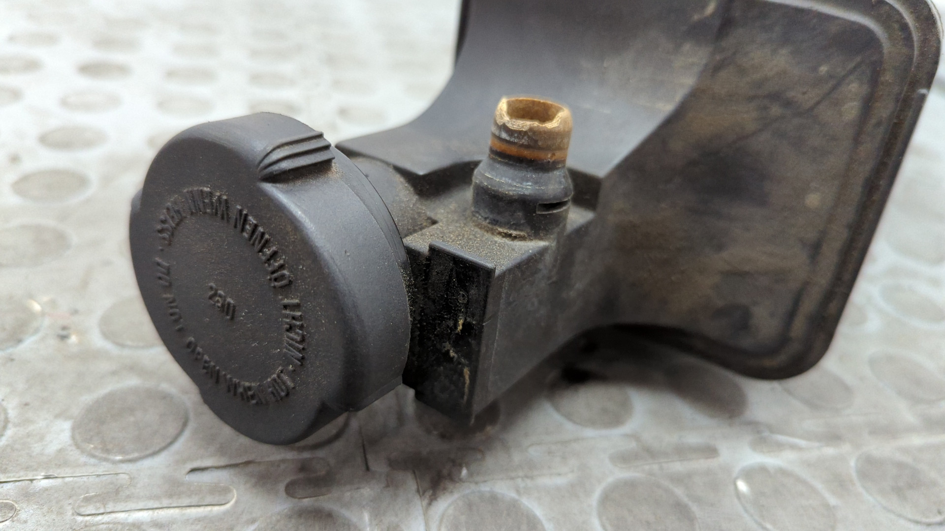 Бачок расширительный