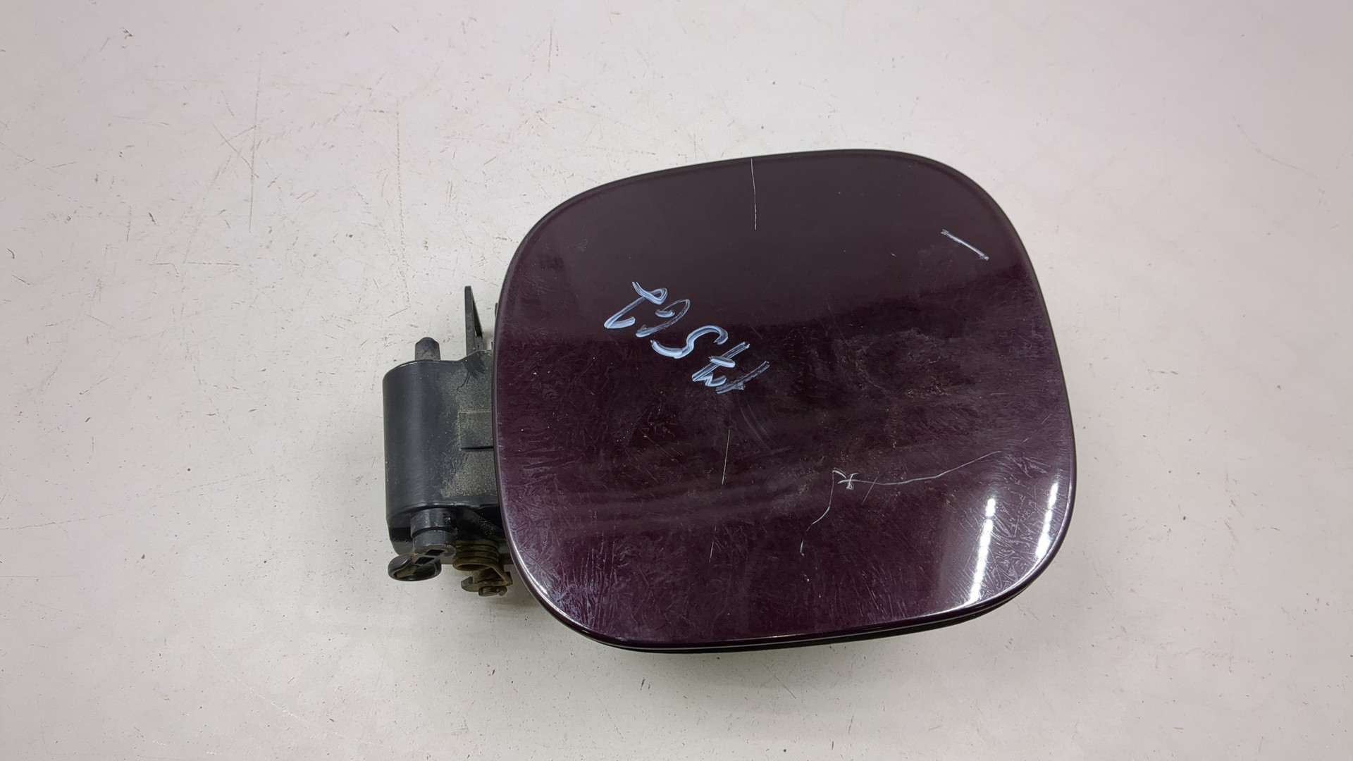 Лючок бензобака