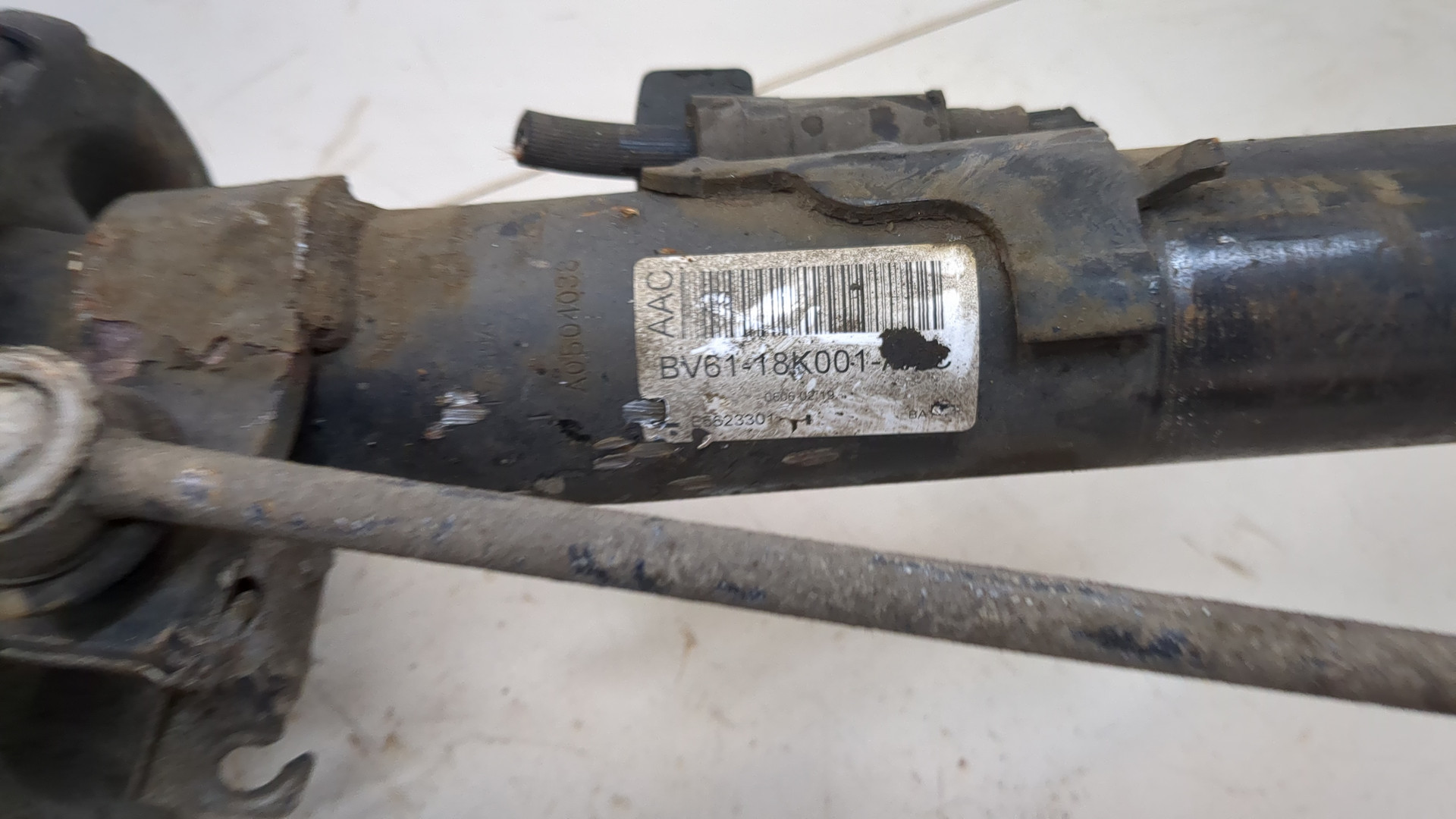 Амортизатор передний левый