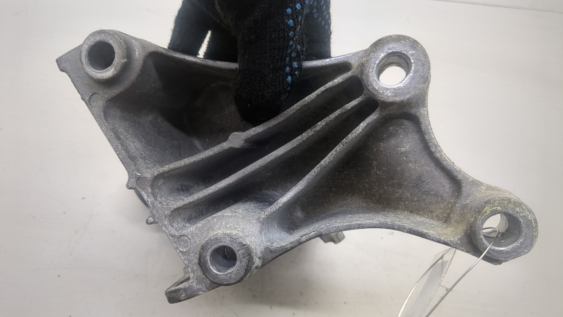 Кронштейн двигателя