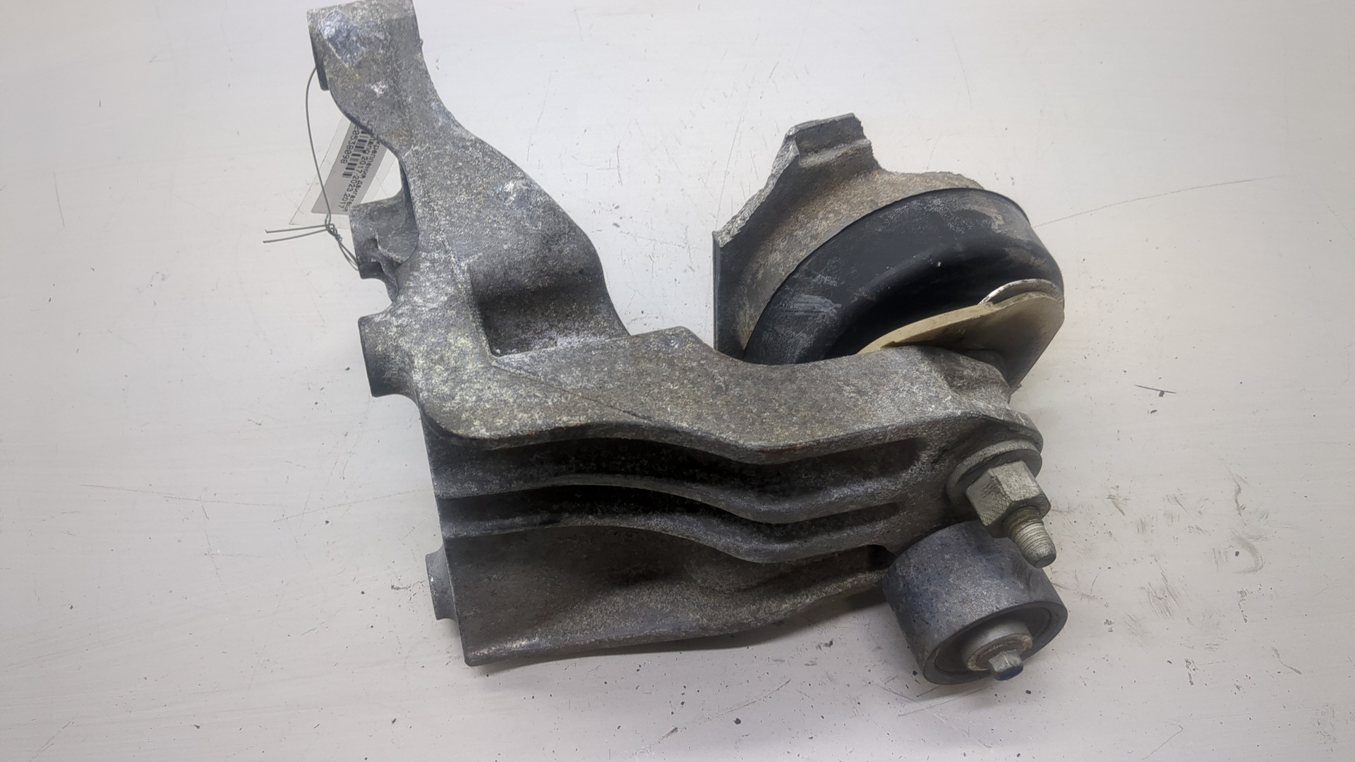 Кронштейн двигателя