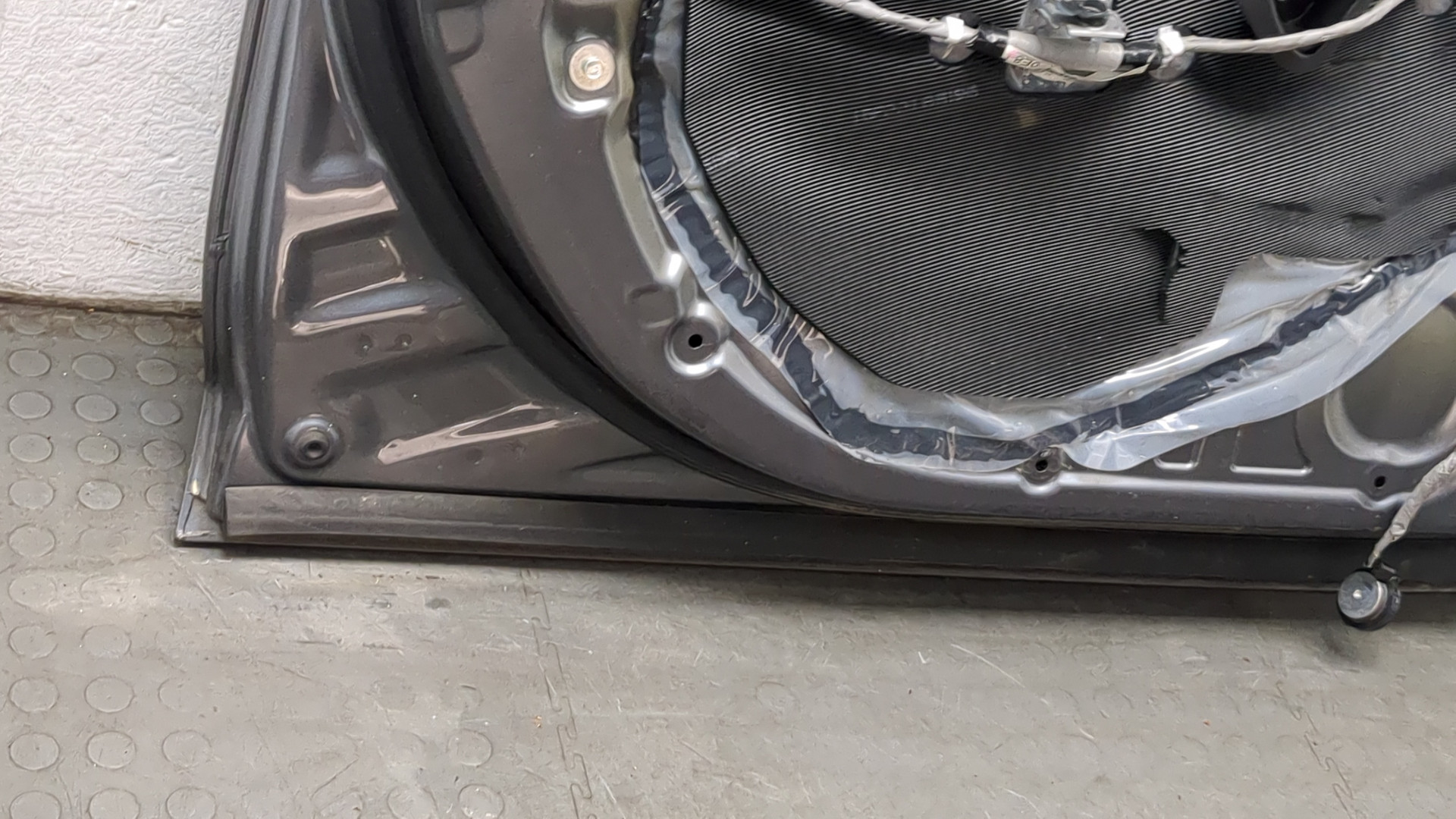 Дверь передняя левая