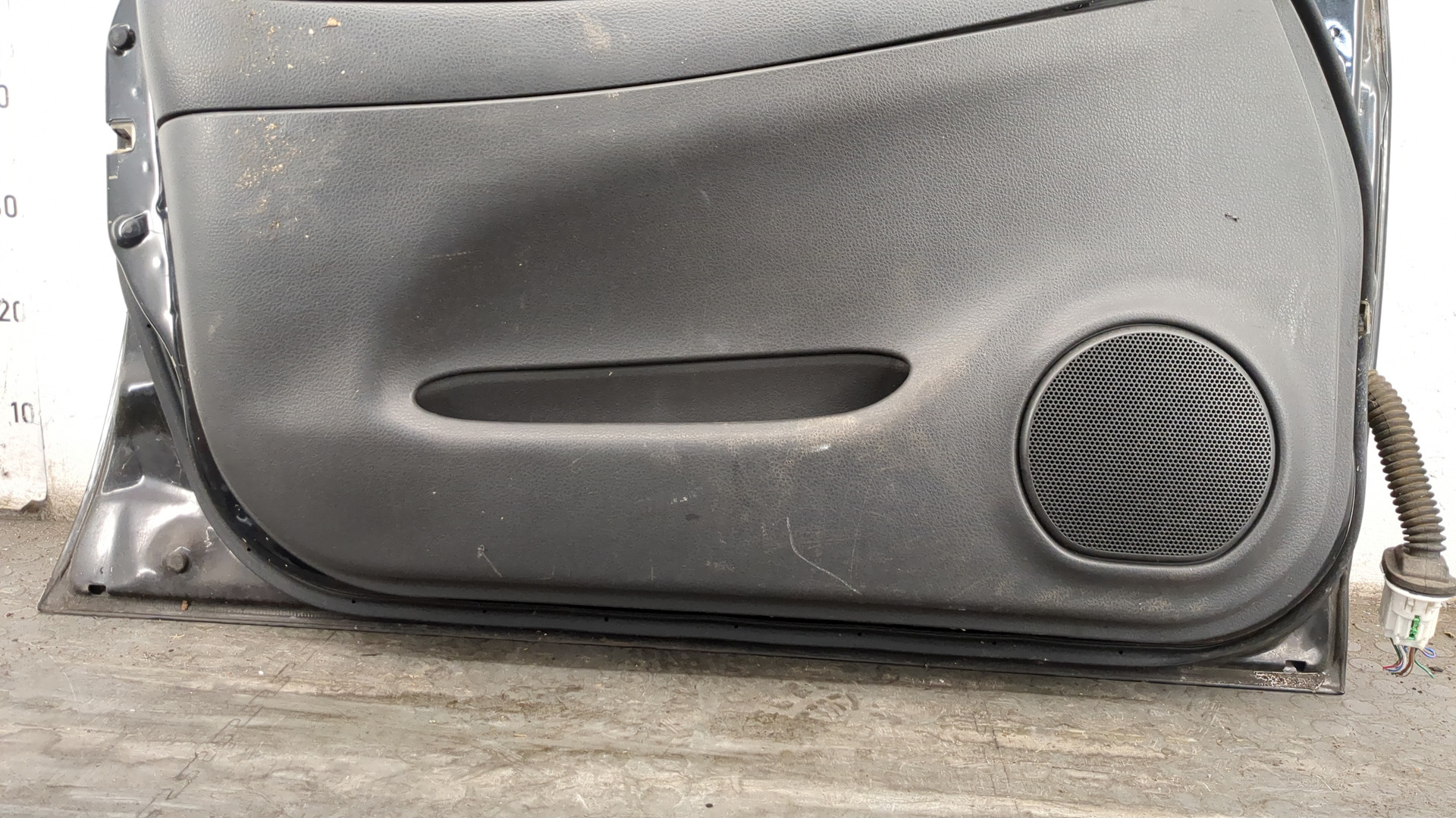 Дверь передняя левая