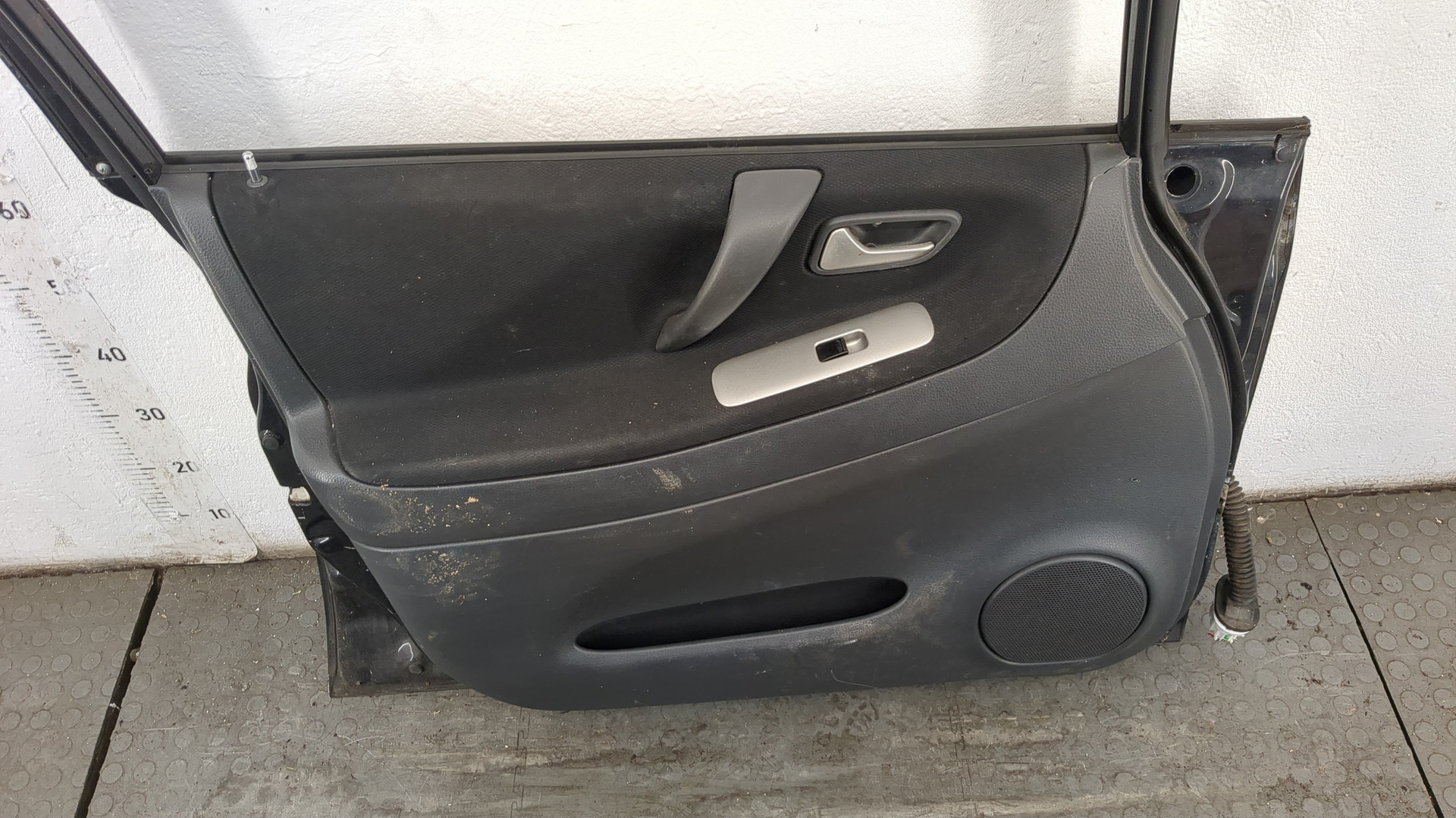 Дверь передняя левая