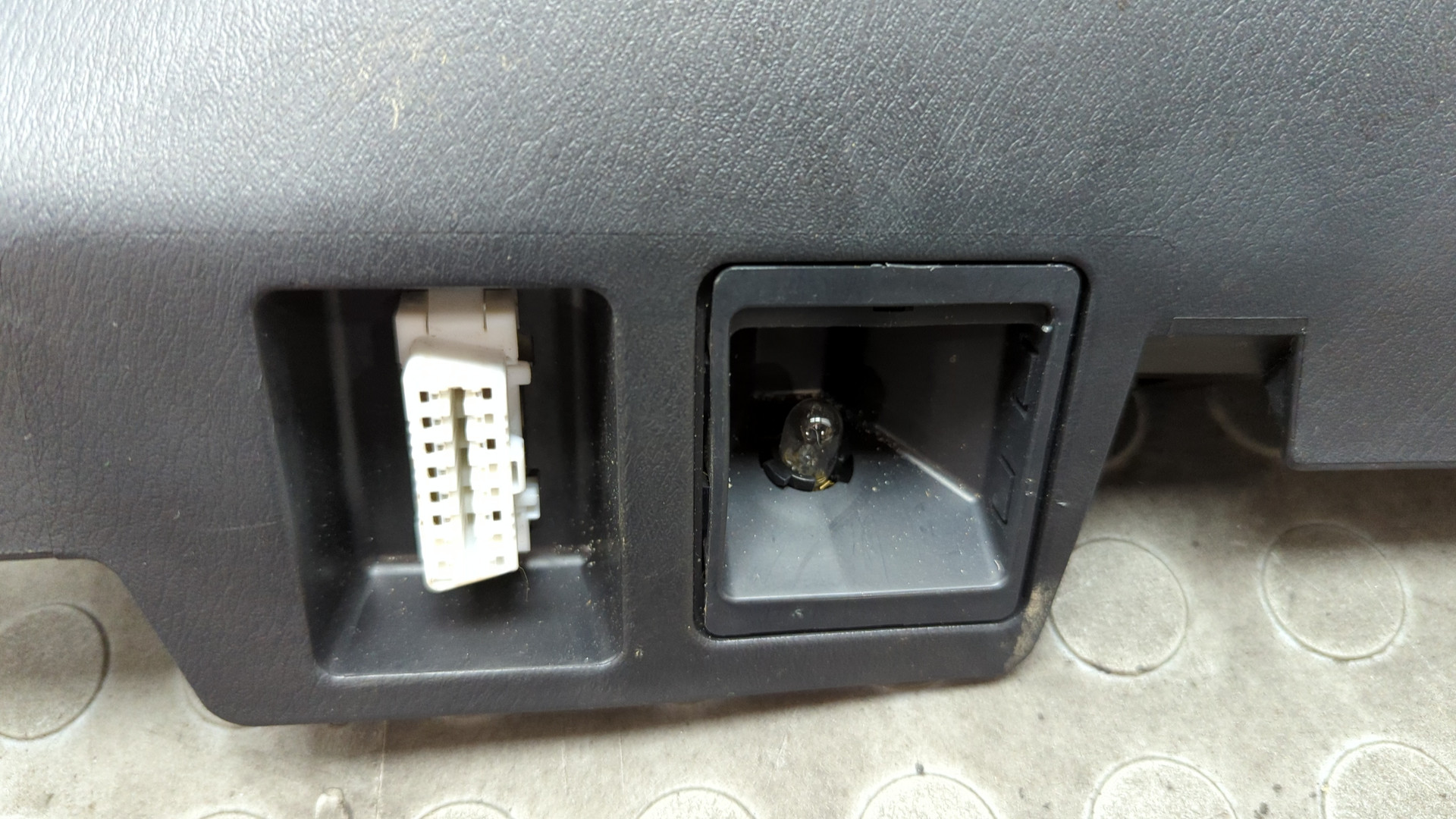 Кожух рулевой колонки