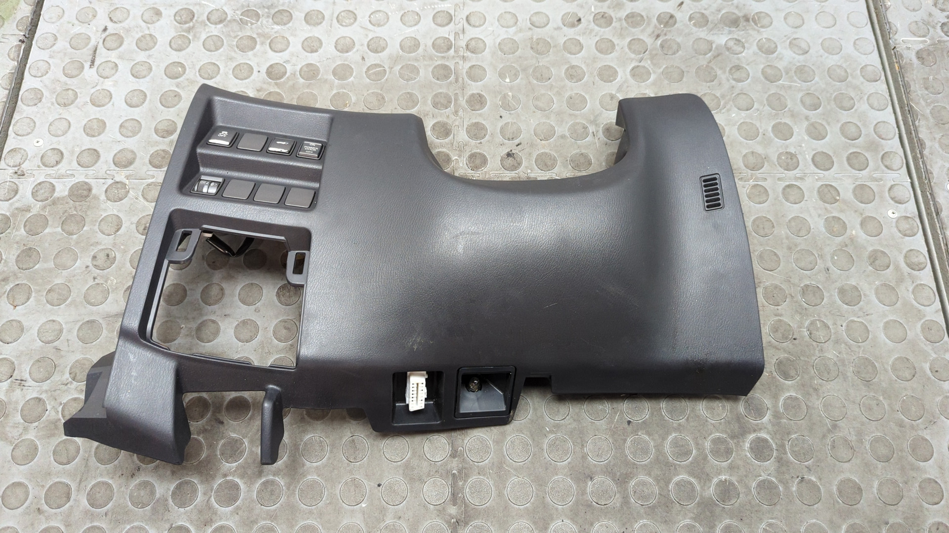 Кожух рулевой колонки