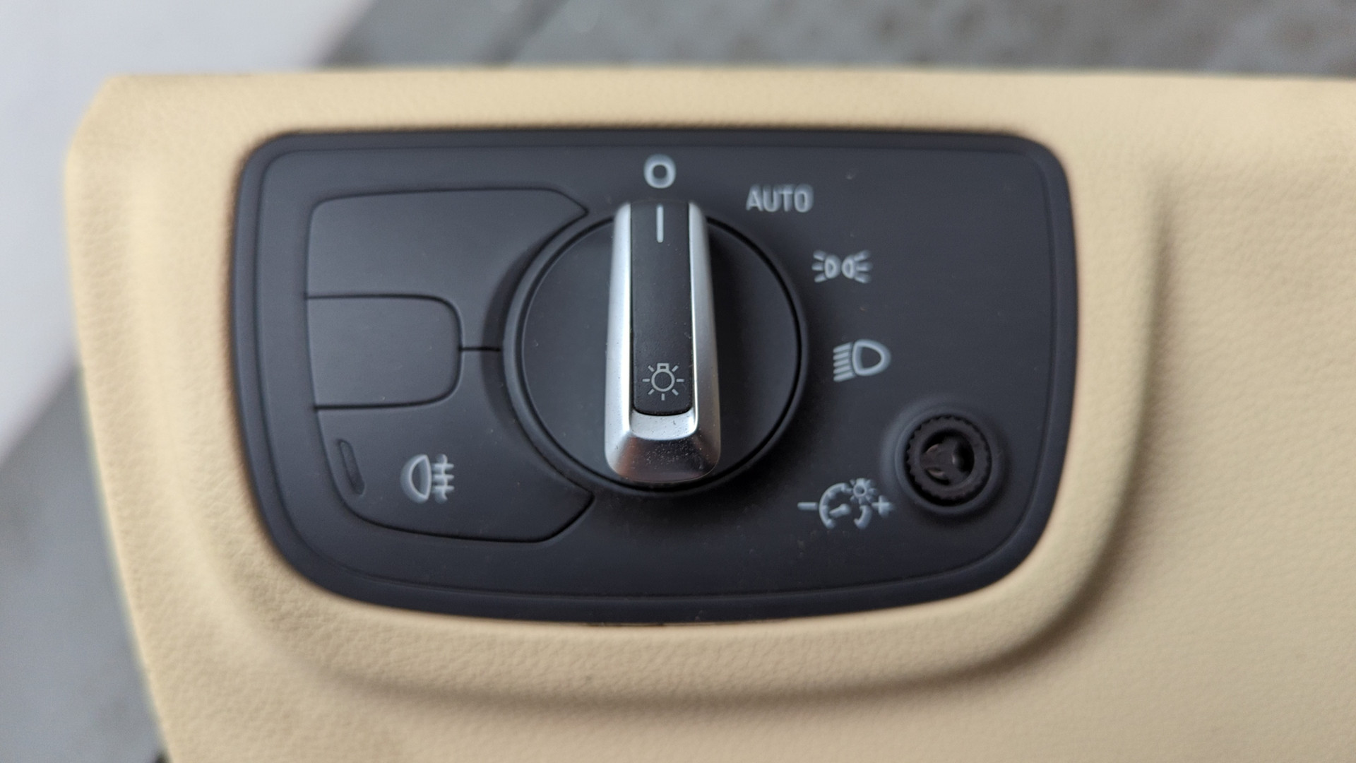 Кожух рулевой колонки