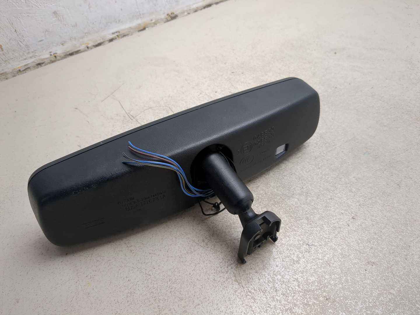 Зеркало заднего вида