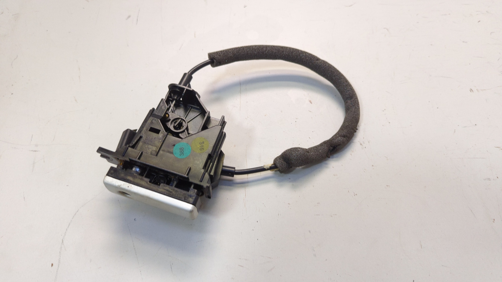 Замок багажника