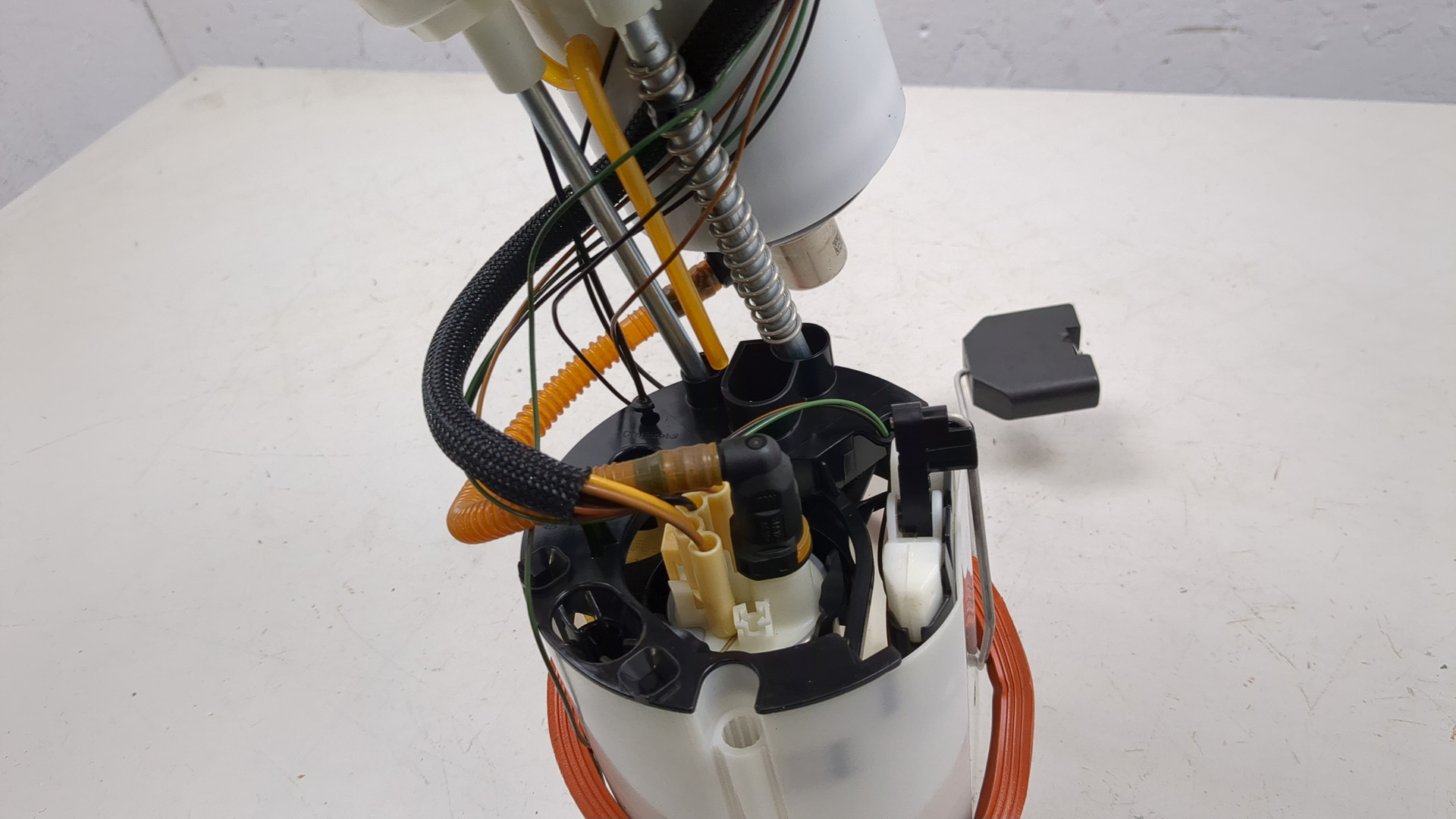 Насос топливный электрический