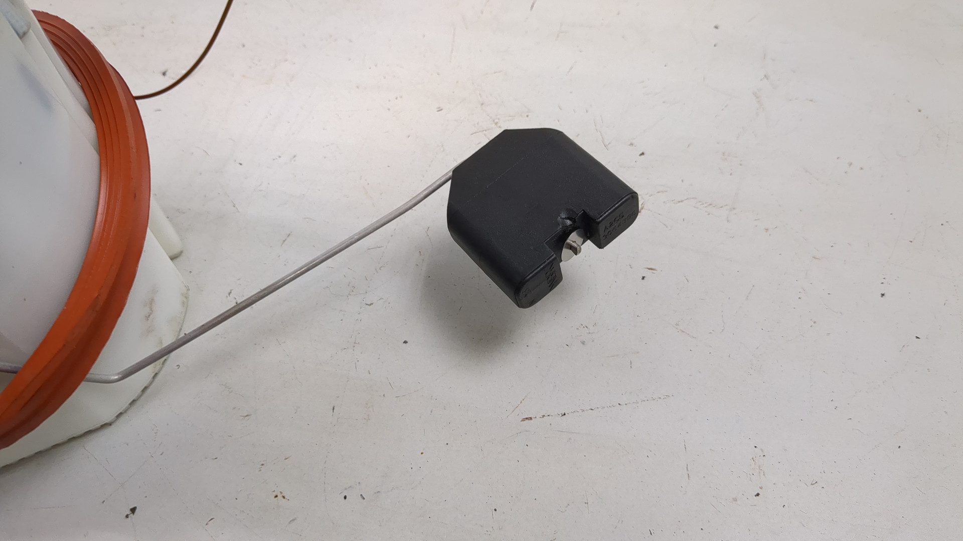 Насос топливный электрический