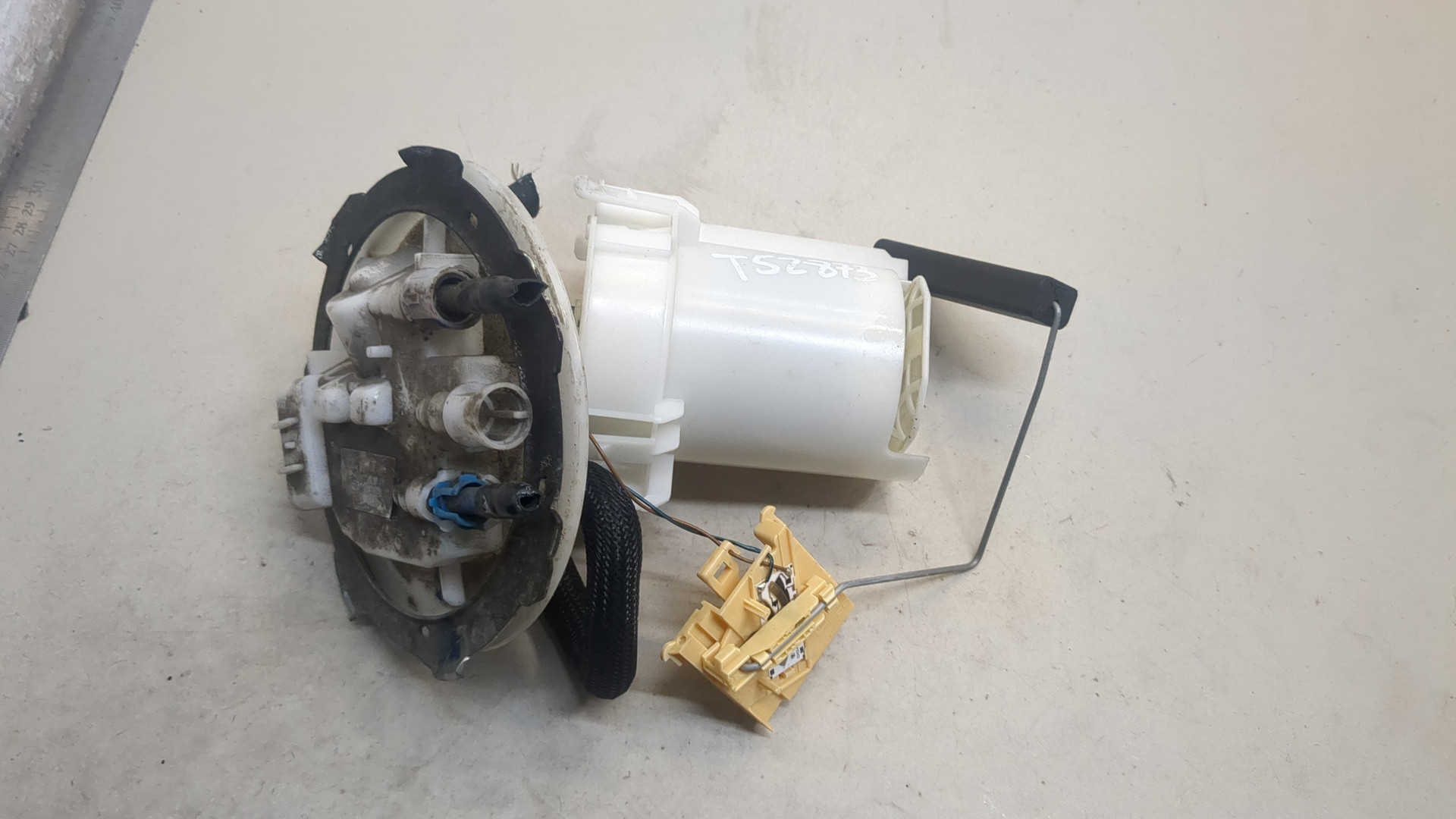 Насос топливный электрический