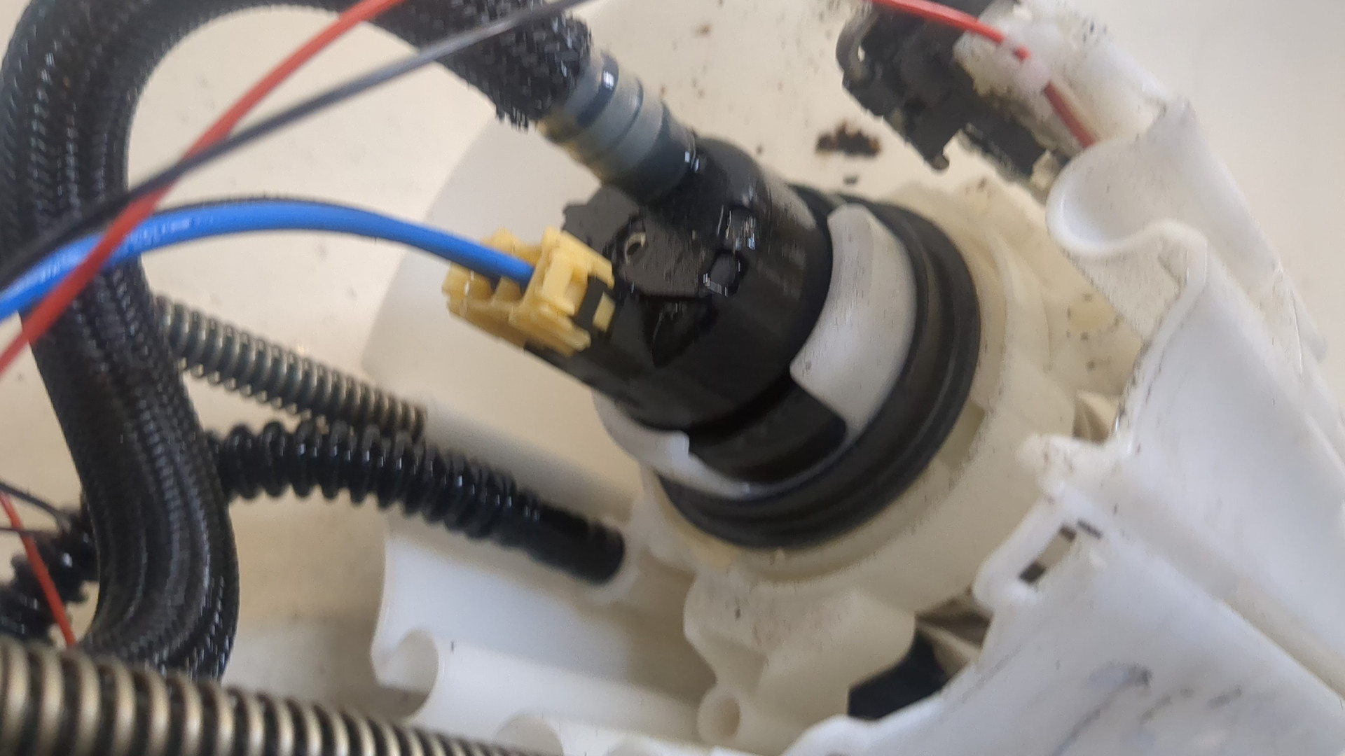 Насос топливный электрический