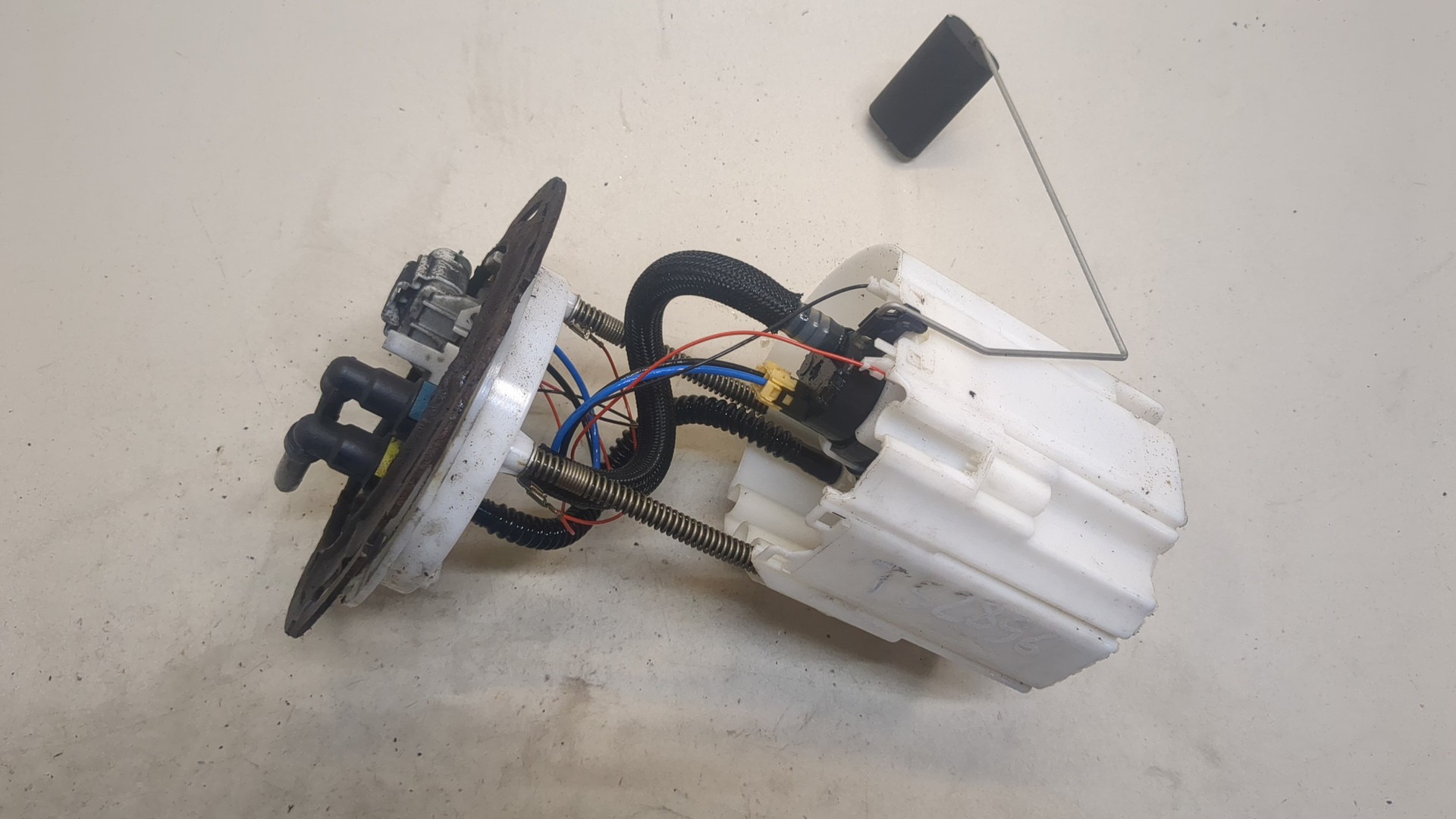 Насос топливный электрический