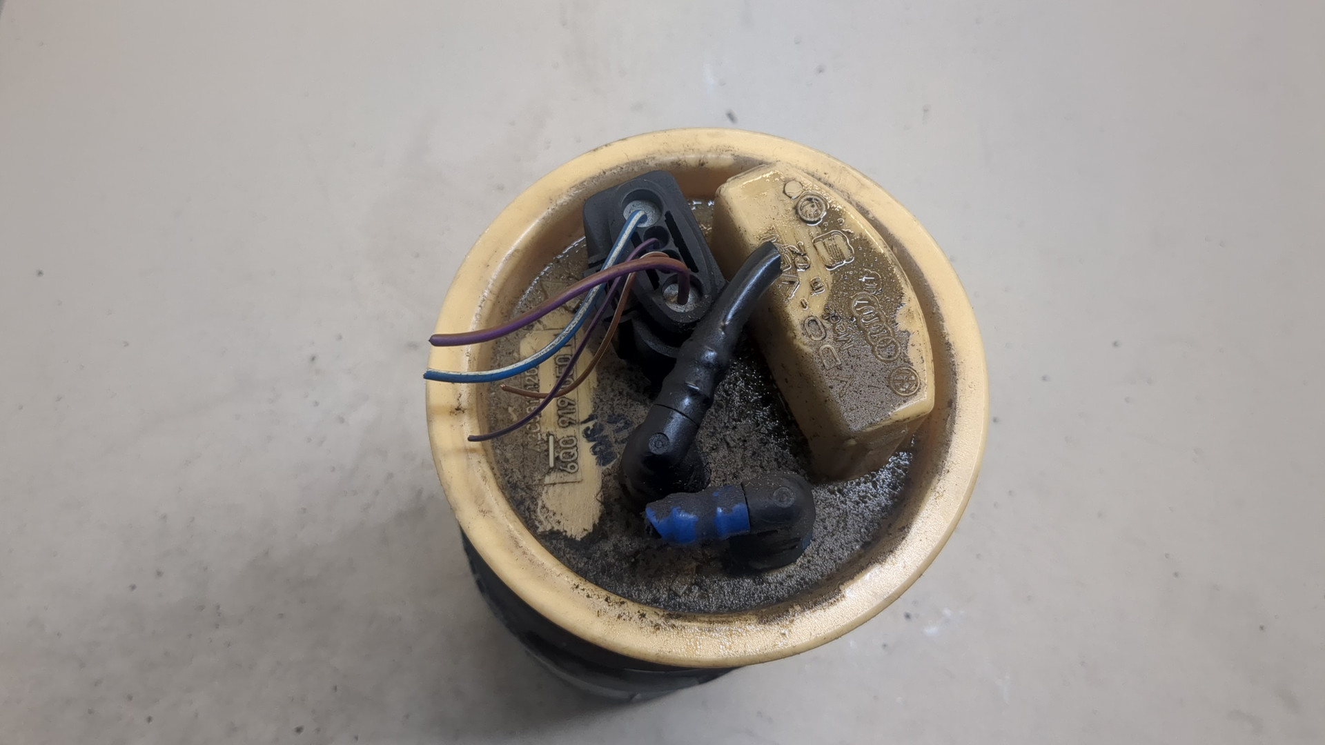 Насос топливный электрический