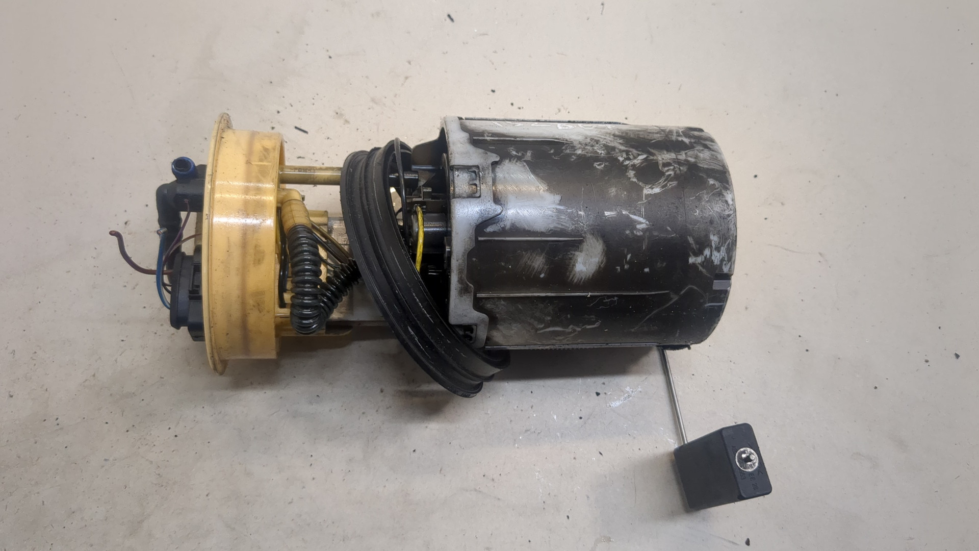 Насос топливный электрический