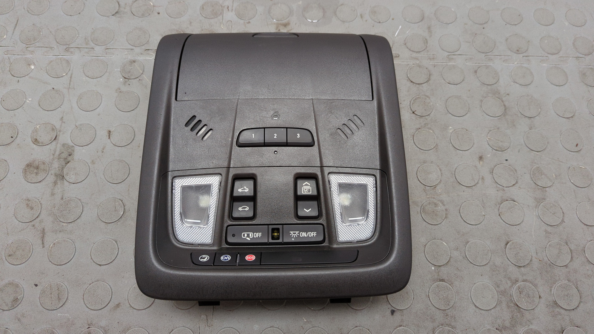 Плафон салонный