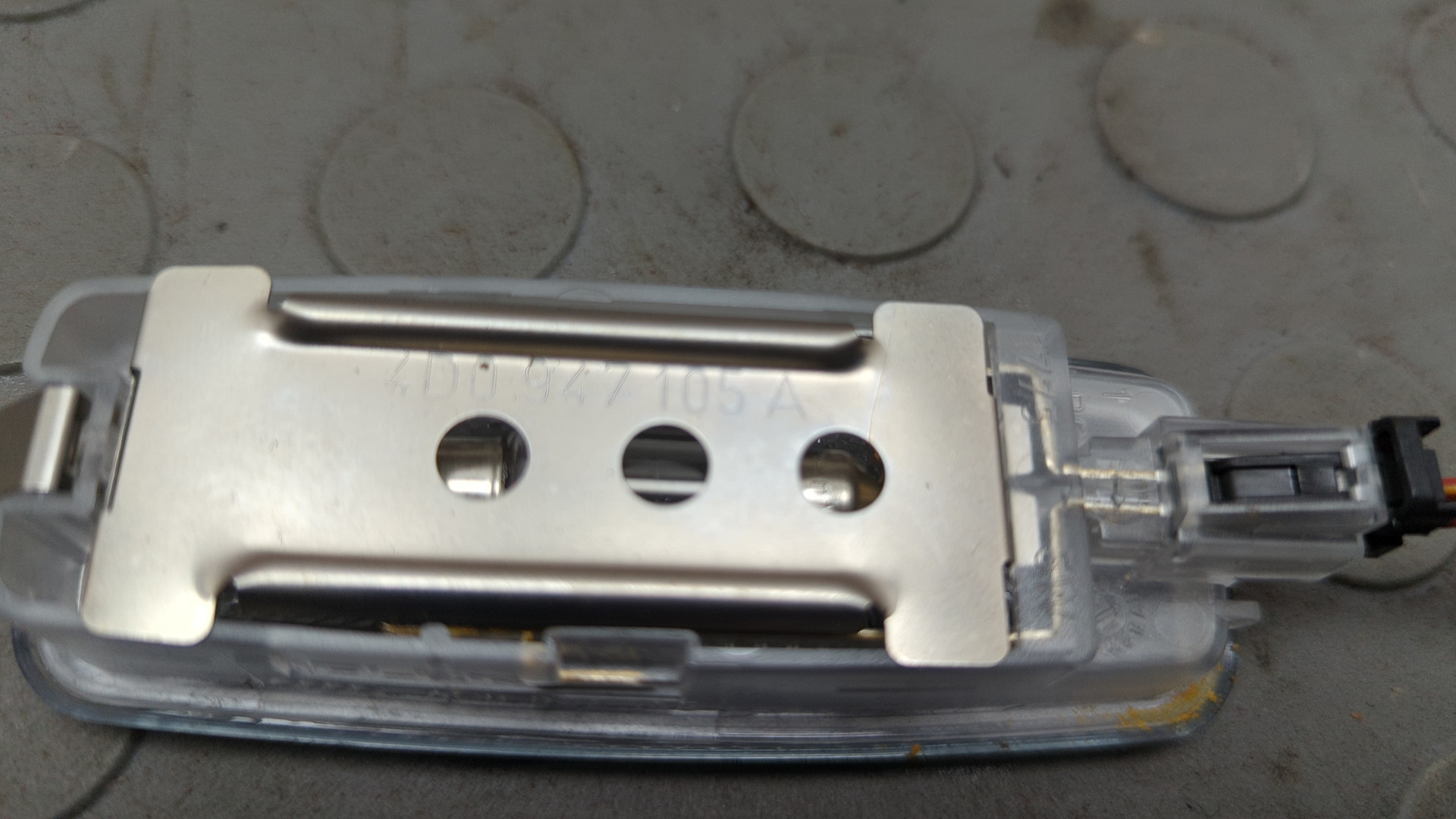 Плафон салонный