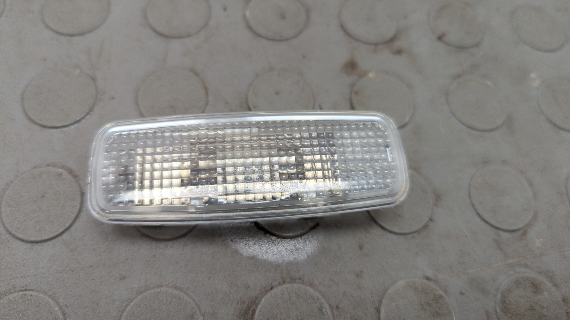 Плафон салонный