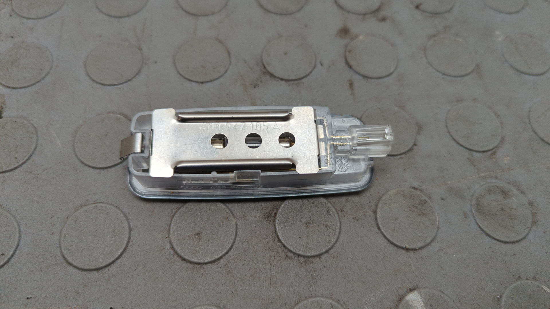 Плафон салонный