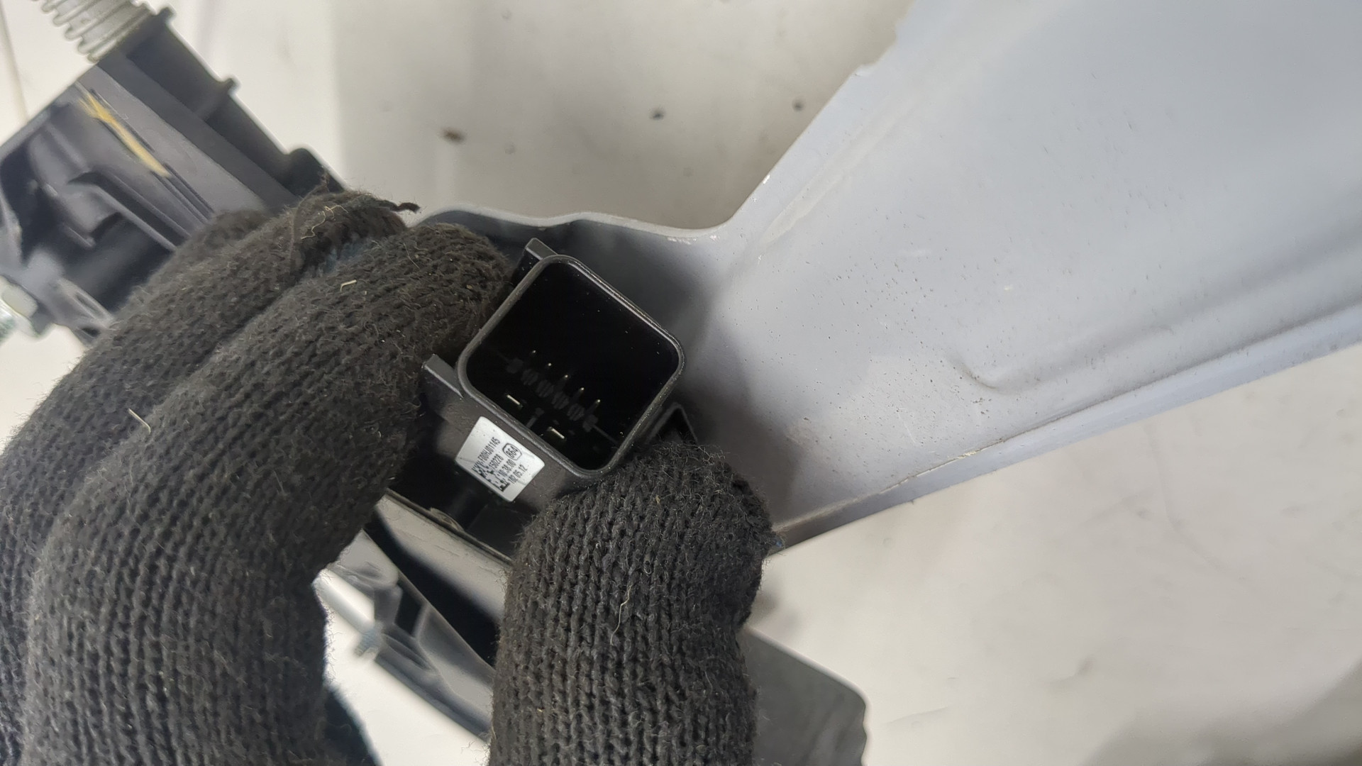 Стеклоподъемник электр. передний правый