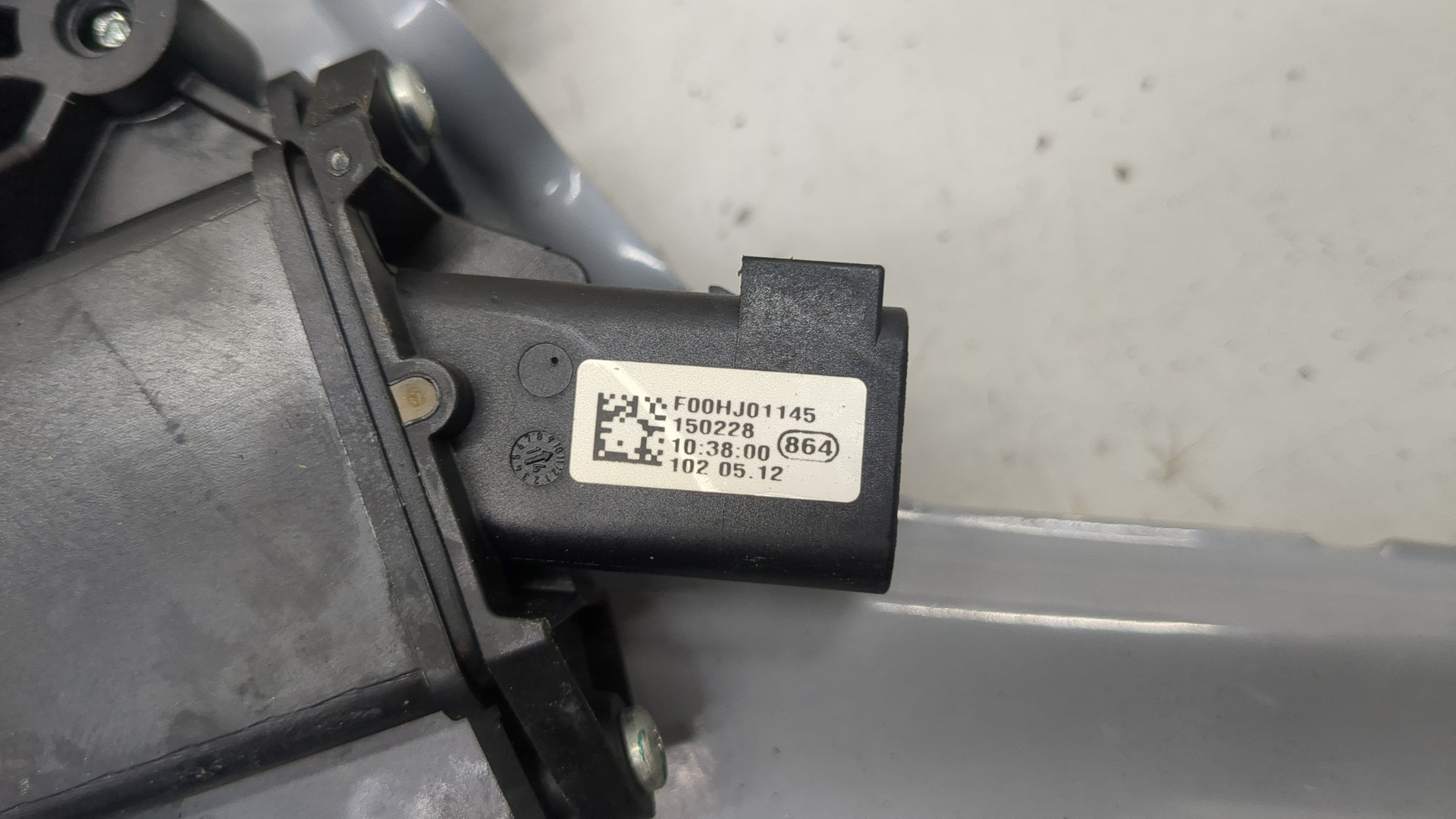 Стеклоподъемник электр. передний правый