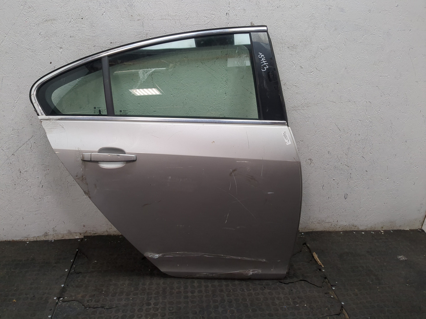 Дверь задняя правая