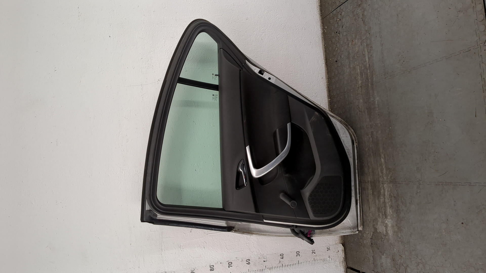 Дверь задняя правая