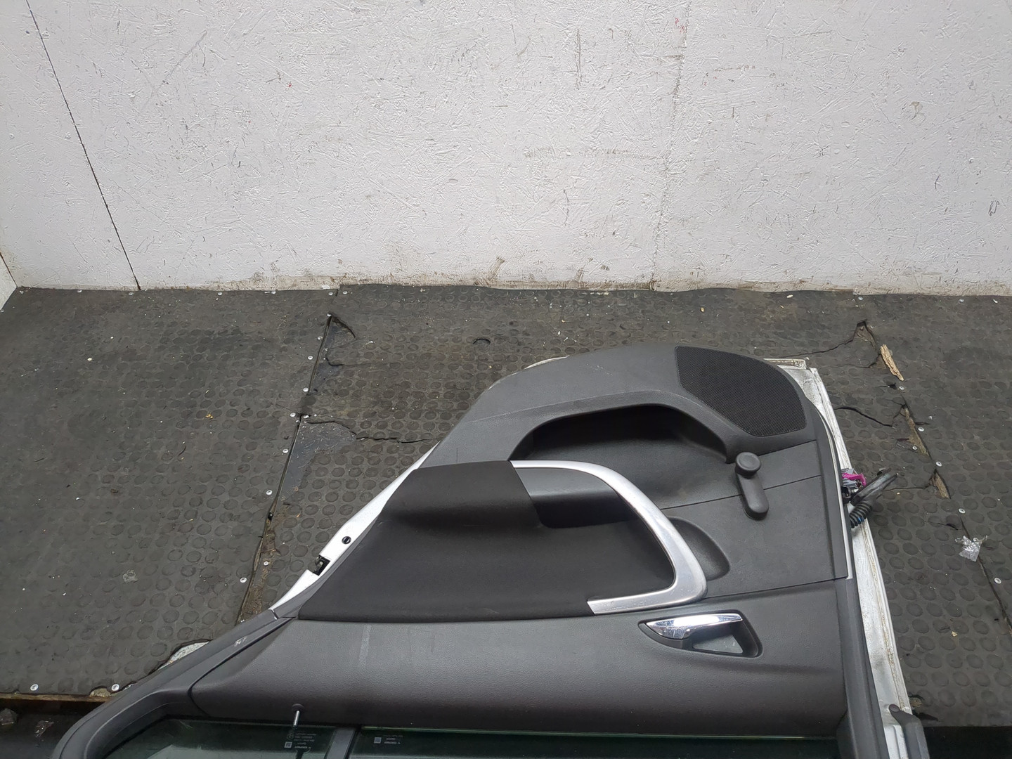 Дверь задняя правая