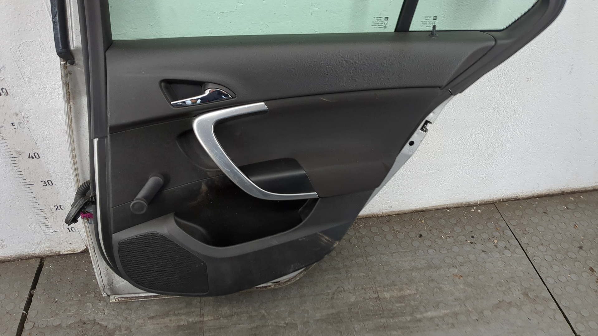 Дверь задняя правая