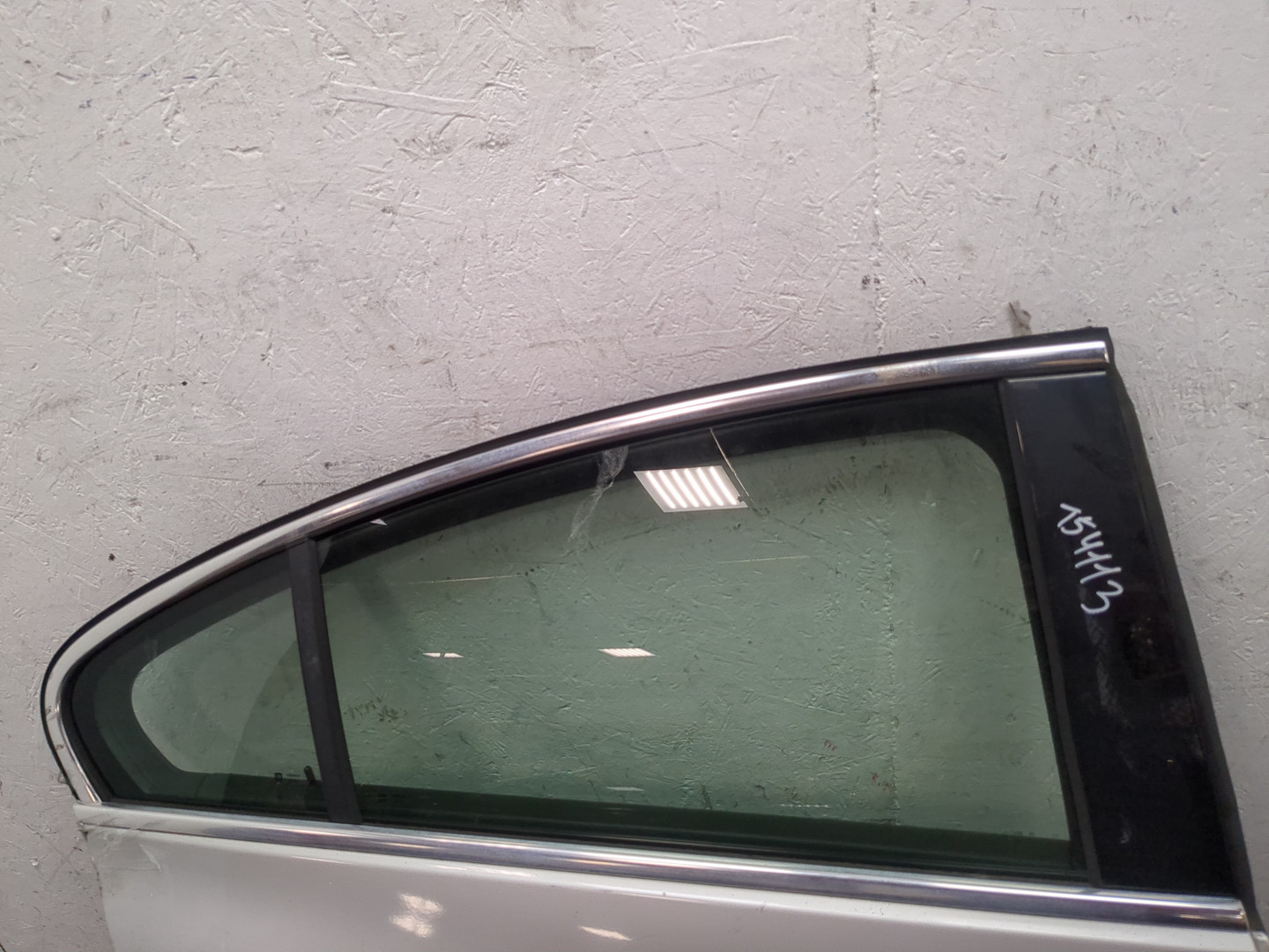 Дверь задняя правая