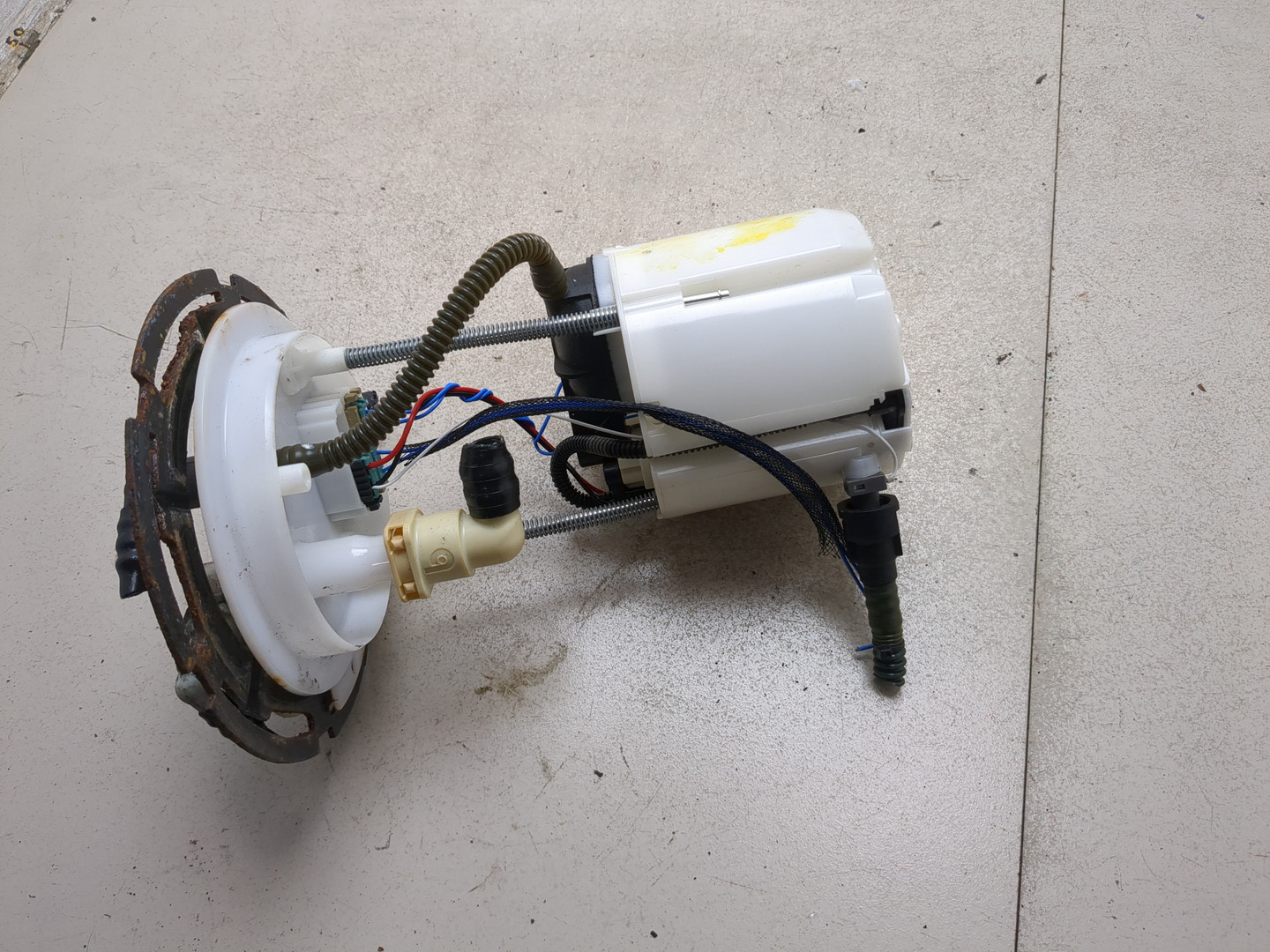 Насос топливный электрический