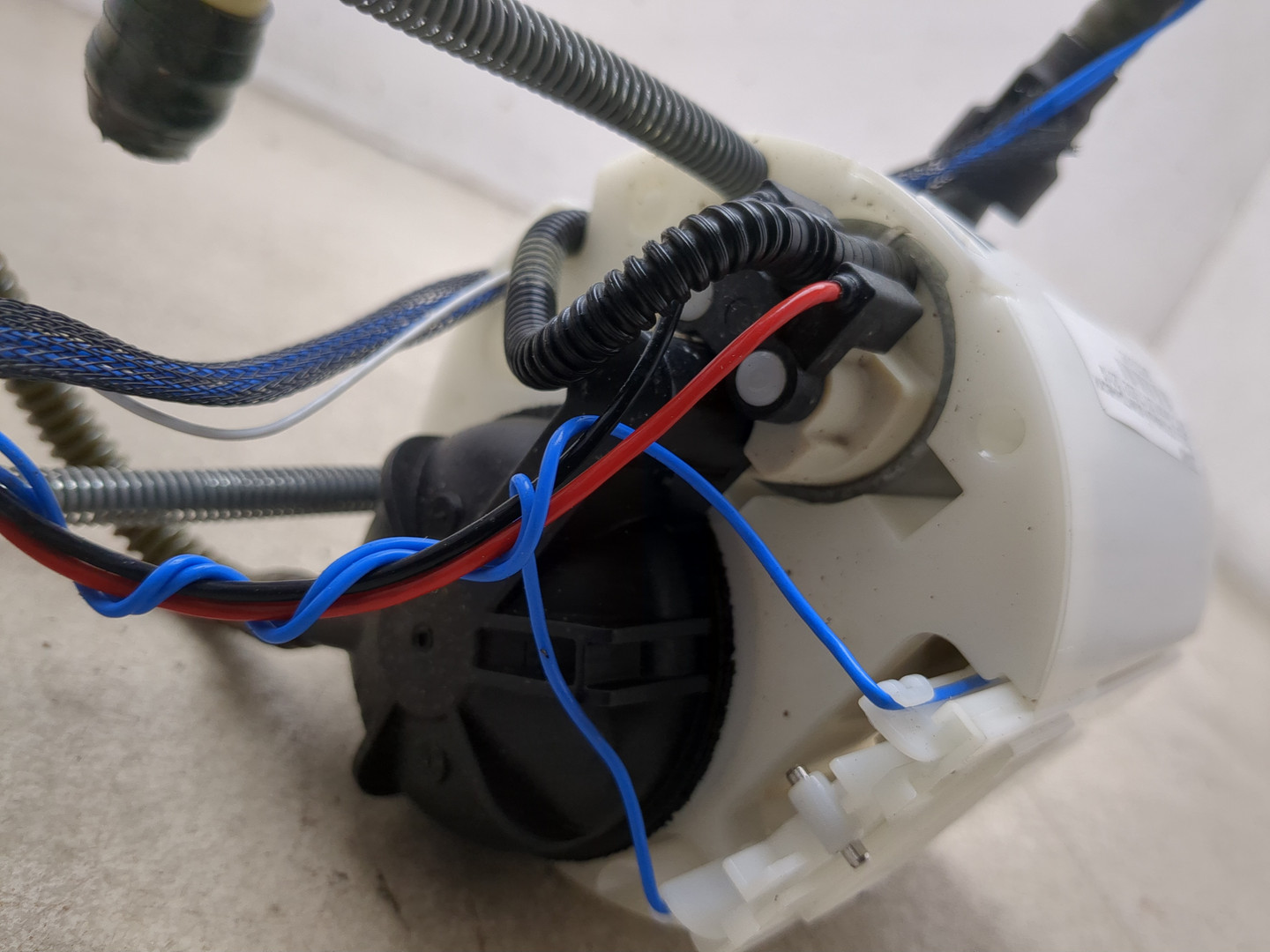 Насос топливный электрический